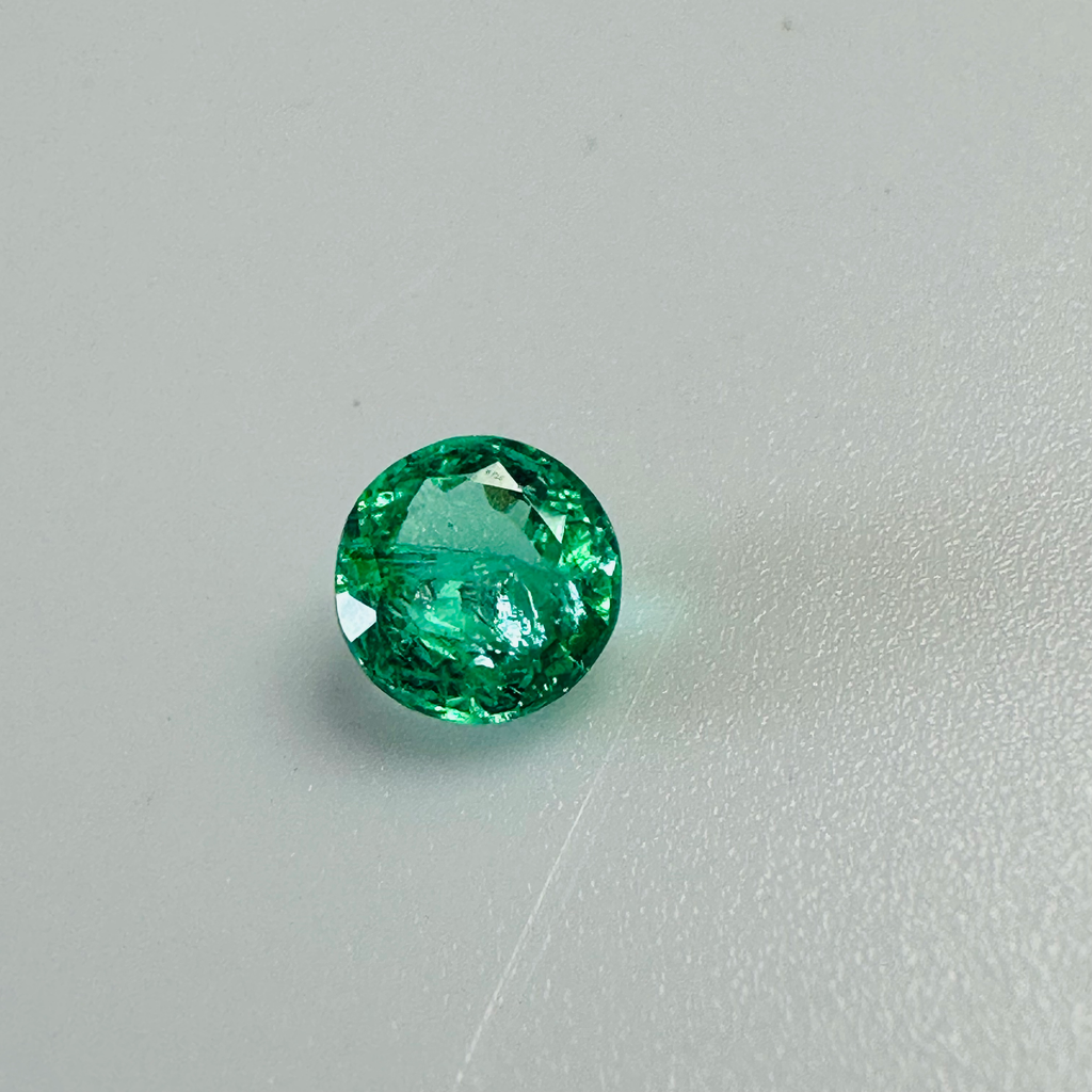 EMERALD ROUND 5MM  0.50CTS image 4