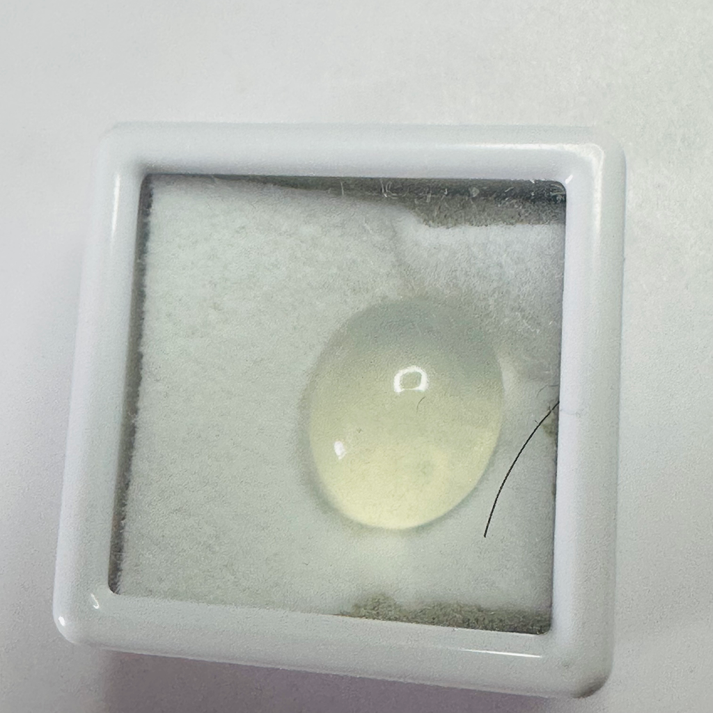Moonstone  white moon oval 13.2mmx11mm  8.52cts image 4
