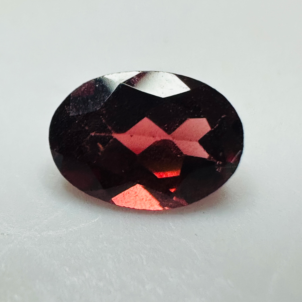 GARNET OVAL. 7MMX5MM 0.92CTS image 4