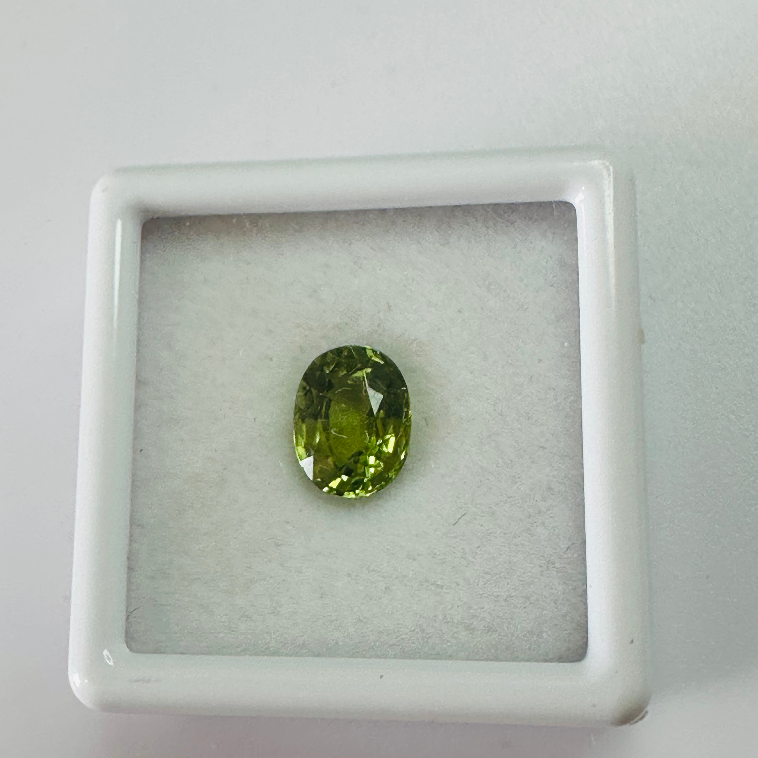 TOURMALINE GREEN OVAL  8MMX6MM   1.46CTS image 1