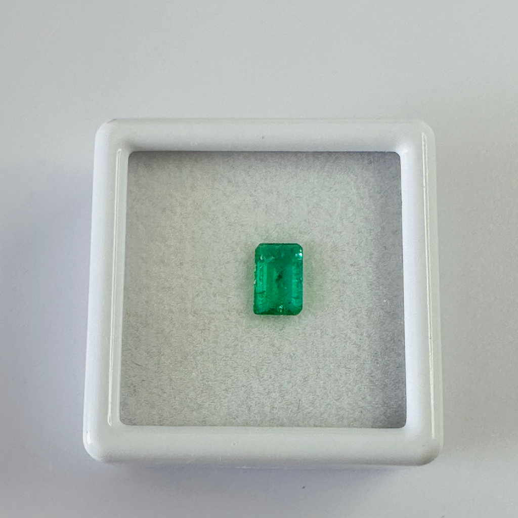 EMERALD OCTAGON 6MM X  4MM  0.50CTS image 2