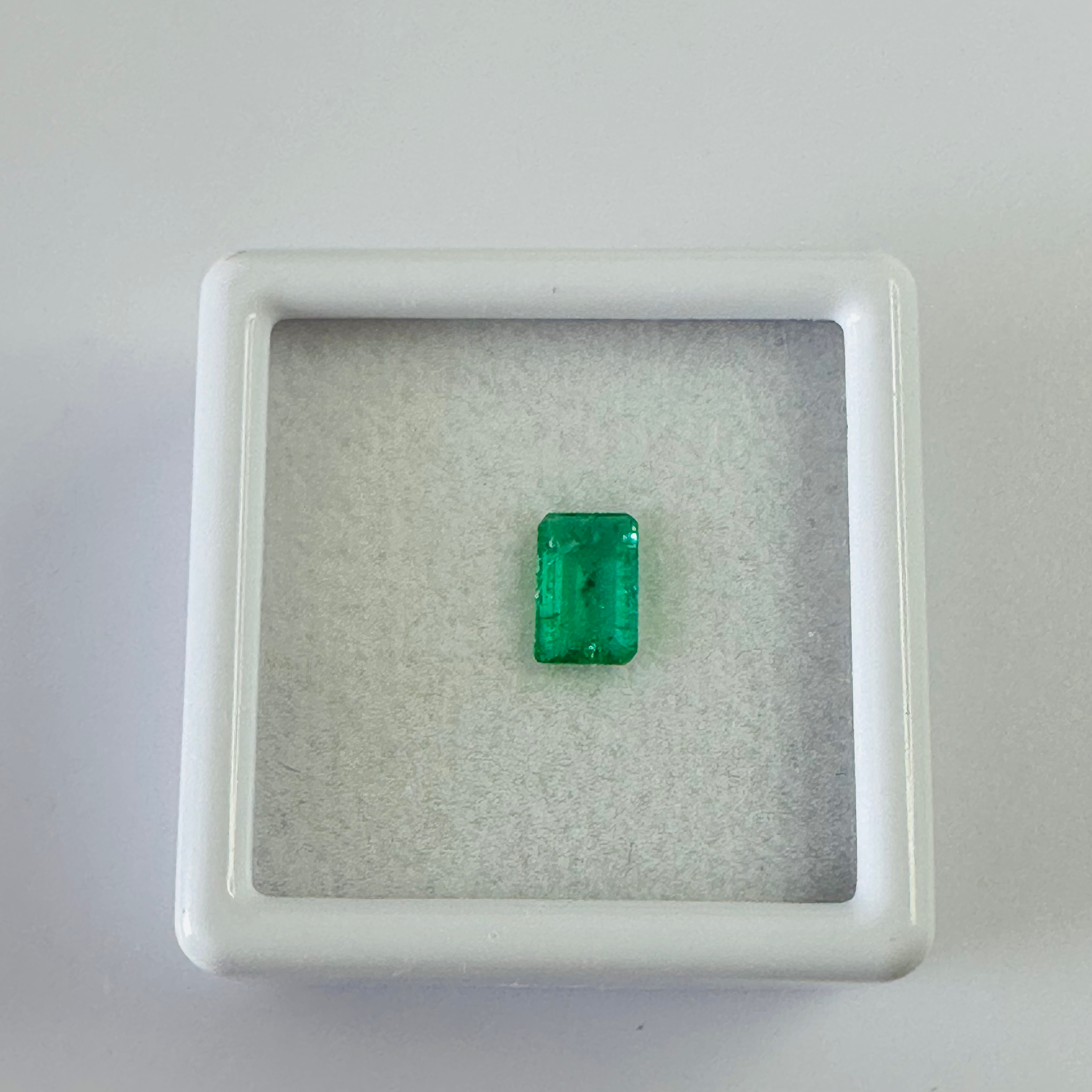 EMERALD OCTAGON 6MM X  4MM  0.50CTS image 2