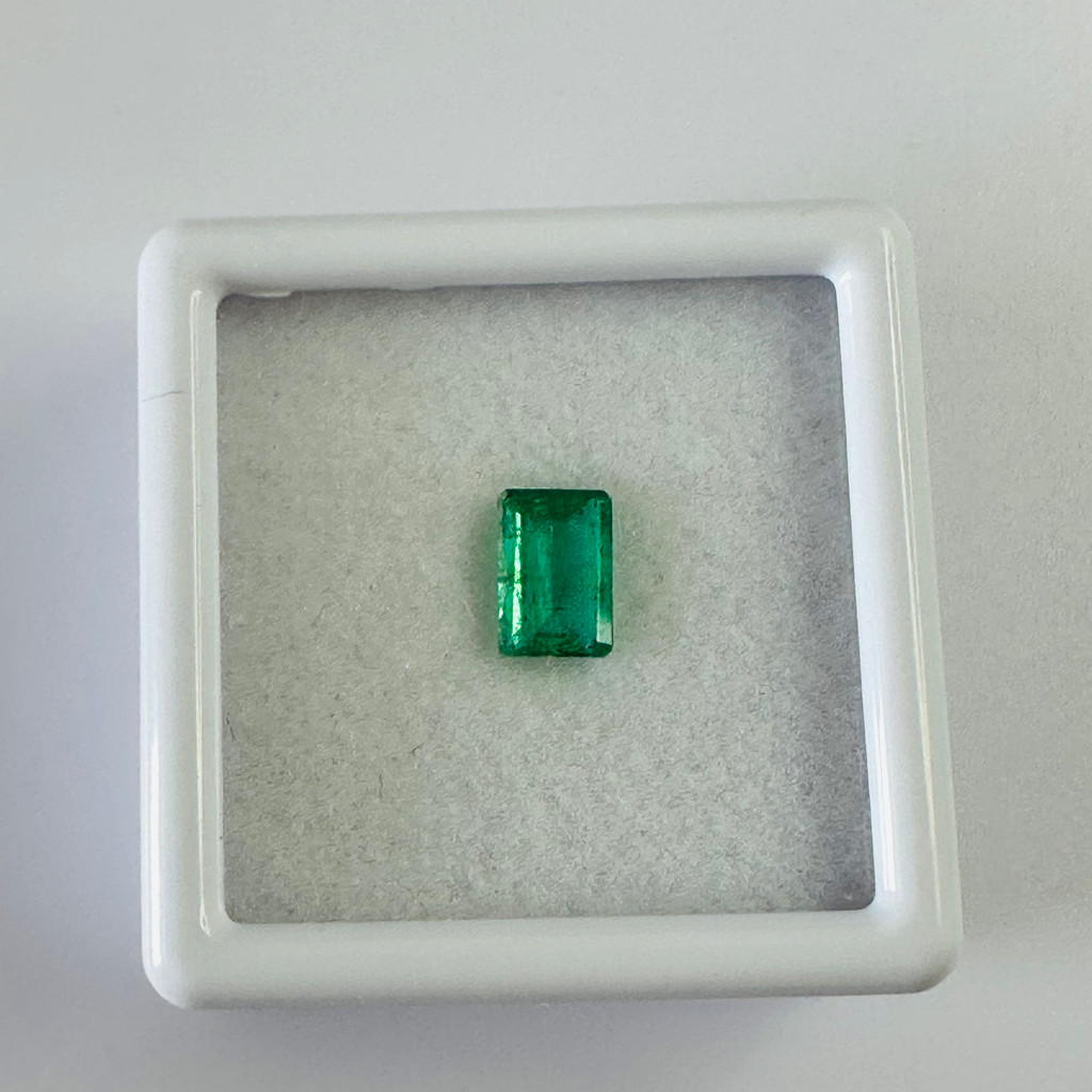 EMERALD OCTAGON 6MM X  4MM  0.63CTS image 1
