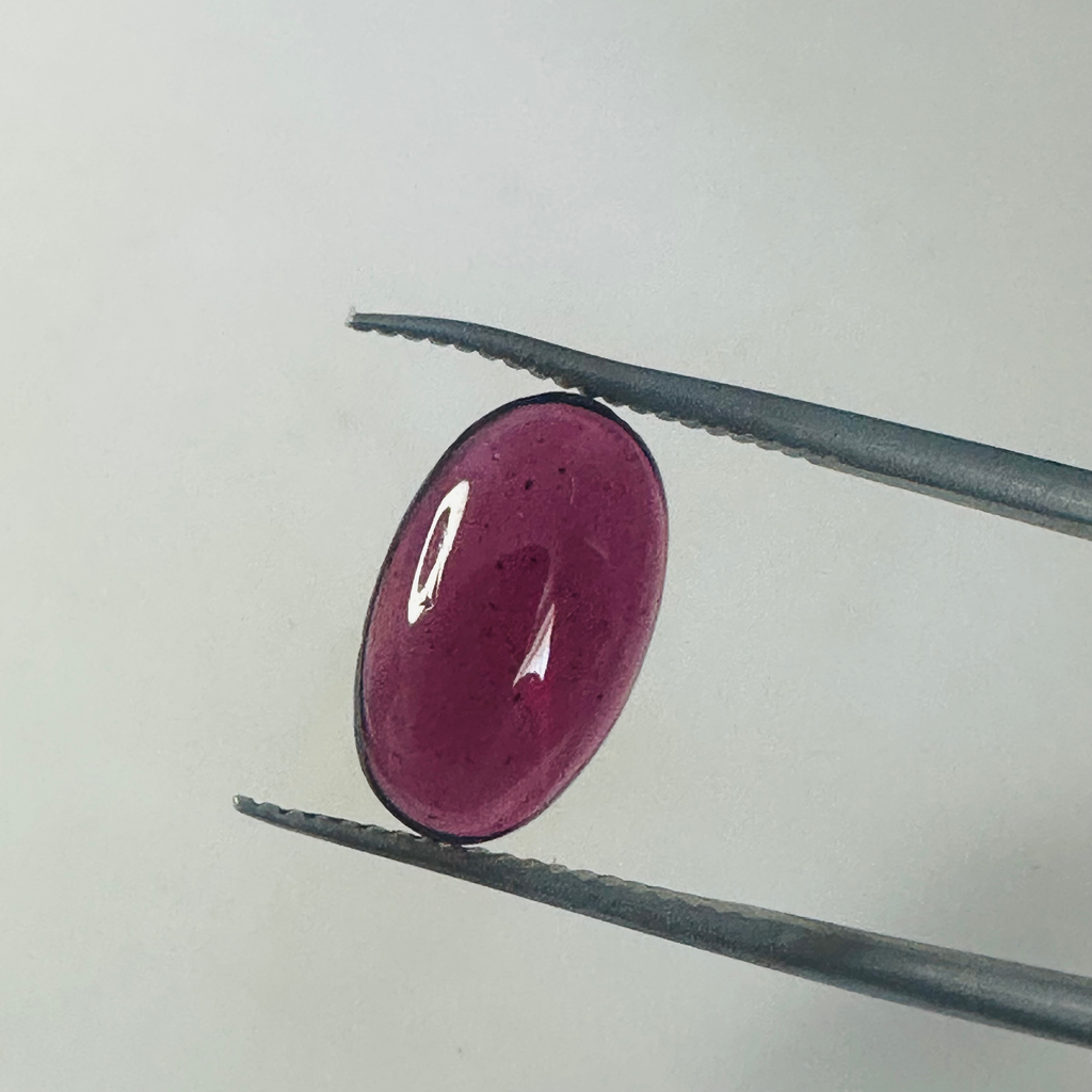 GARNET OVAL CAB 13.8MMX8.3MM  4.01CTS image 0