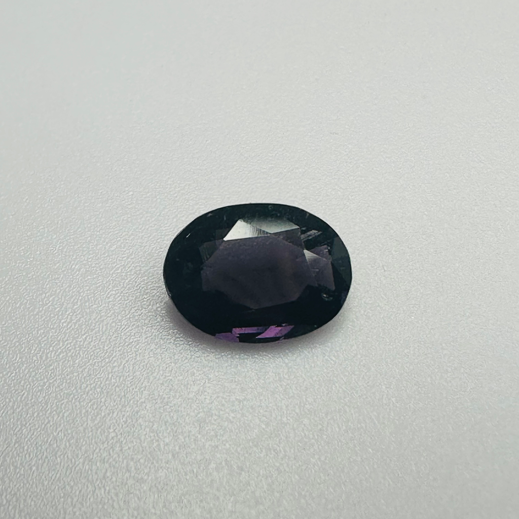PURPLE SAPPHIRE OVAL 8.8MM X 6.5MM 1.47CT image 0