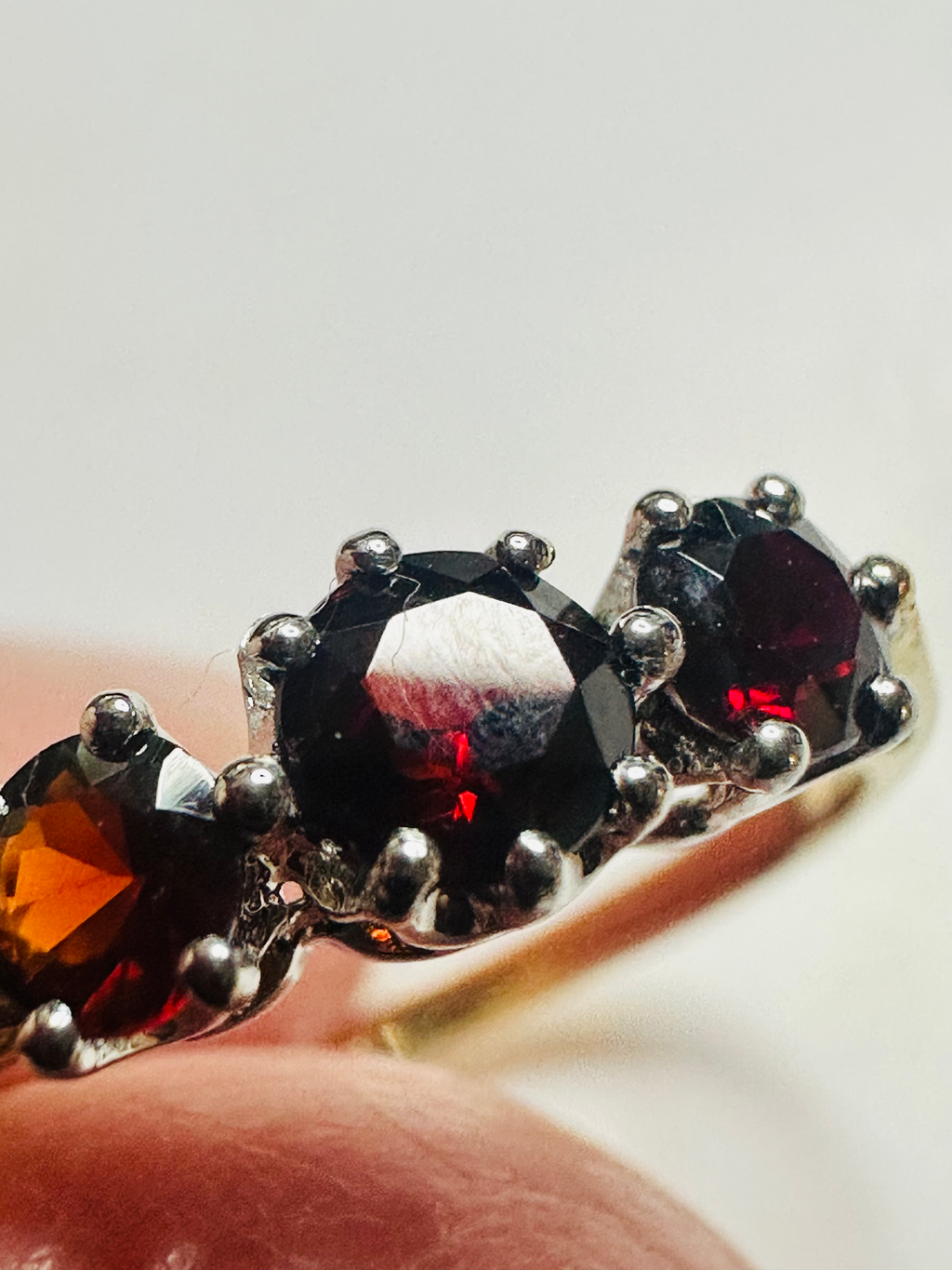 9ct Yellow gold 3 stone Red Garnet ring size J1/2 image 1