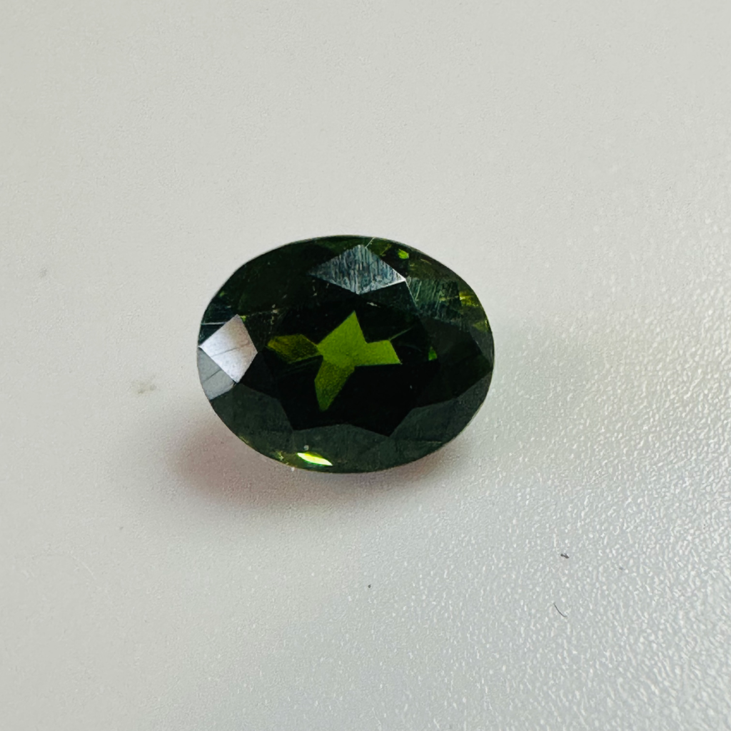 TOURMALINE GREEN  OVAL 7.9MMX6.2MM   1.82CTS image 3