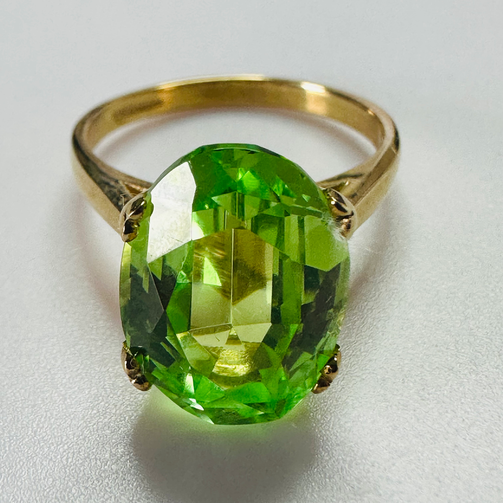 Hand cut Synthetic Sapphire VIVID GREEN 9ct yellow gold ring size N image 5