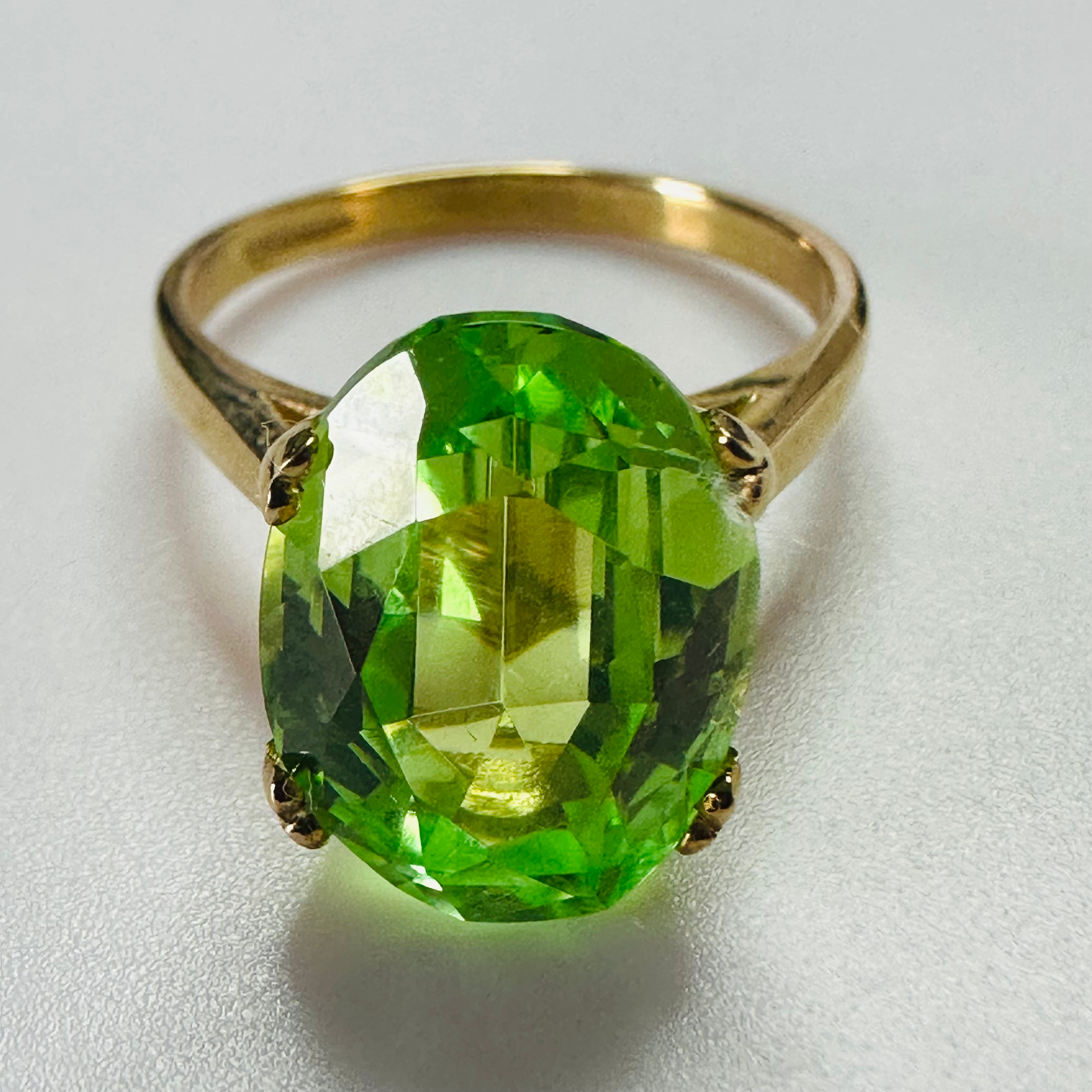 Hand cut Synthetic Sapphire VIVID GREEN 9ct yellow gold ring size N image 5