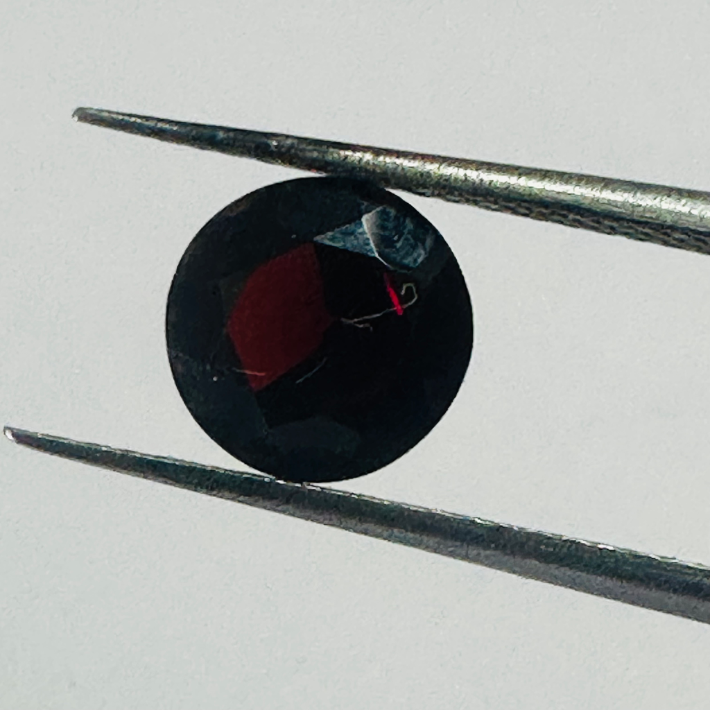 GARNET  ROUND 7MM  1.40CTS  DEEP RED image 4