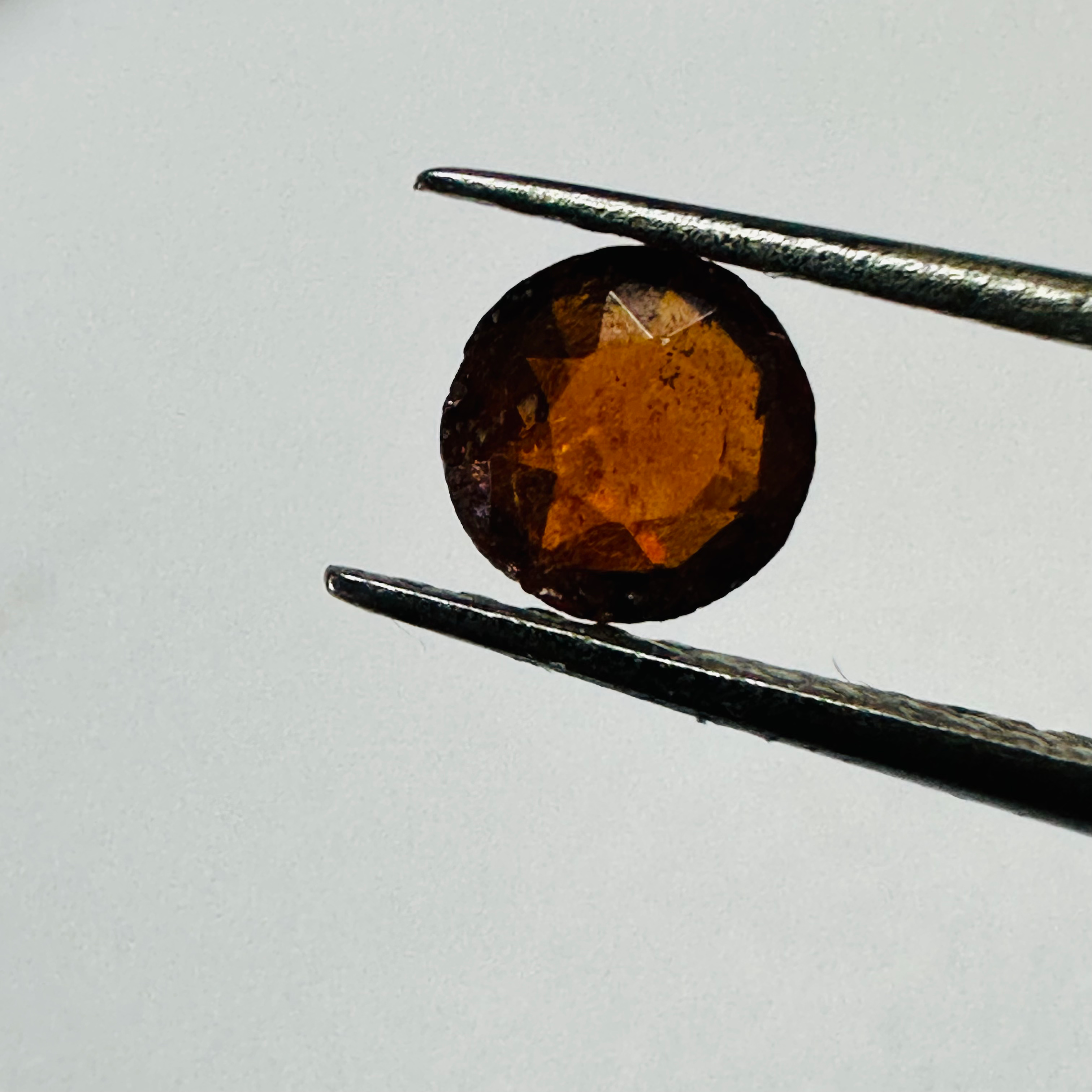 GARNET  ROUND 4.4MM  0.43CTS ORANGE image 3