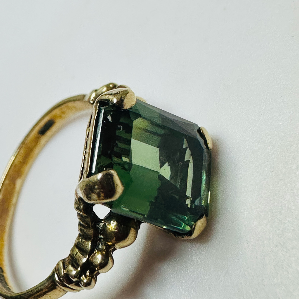Vintage 9ct yellow gold Syntetic Spinel ring size N image 7