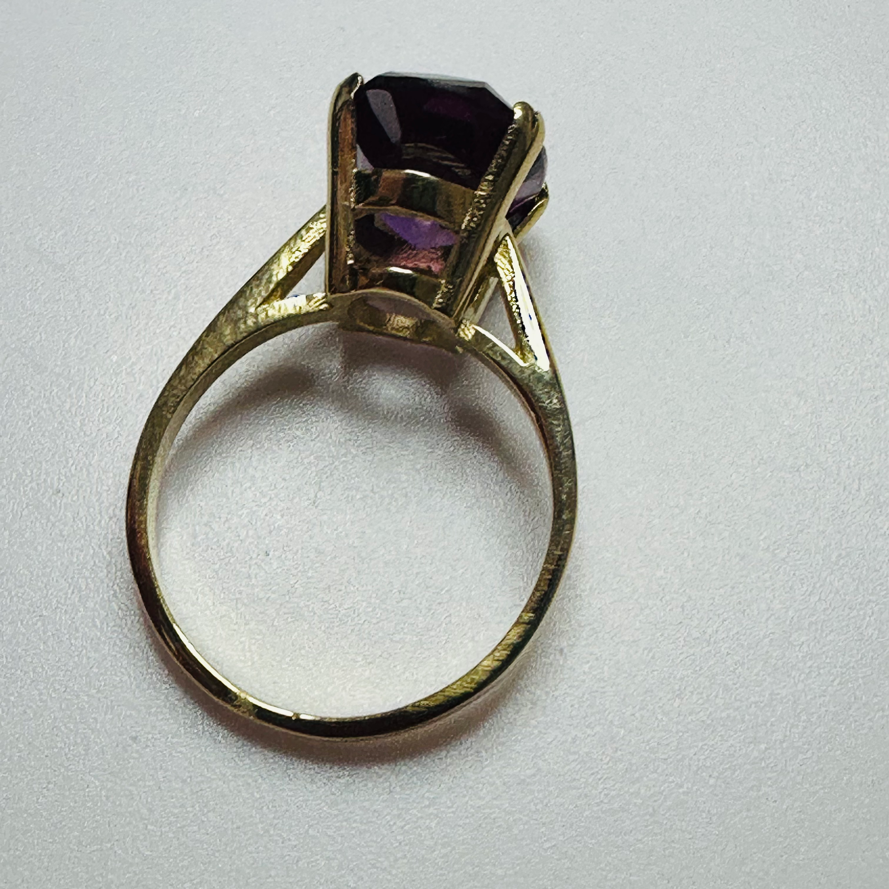 Hand cut Synthetic Sapphire Purple 9ct yellow gold ring size M1/2 image 3