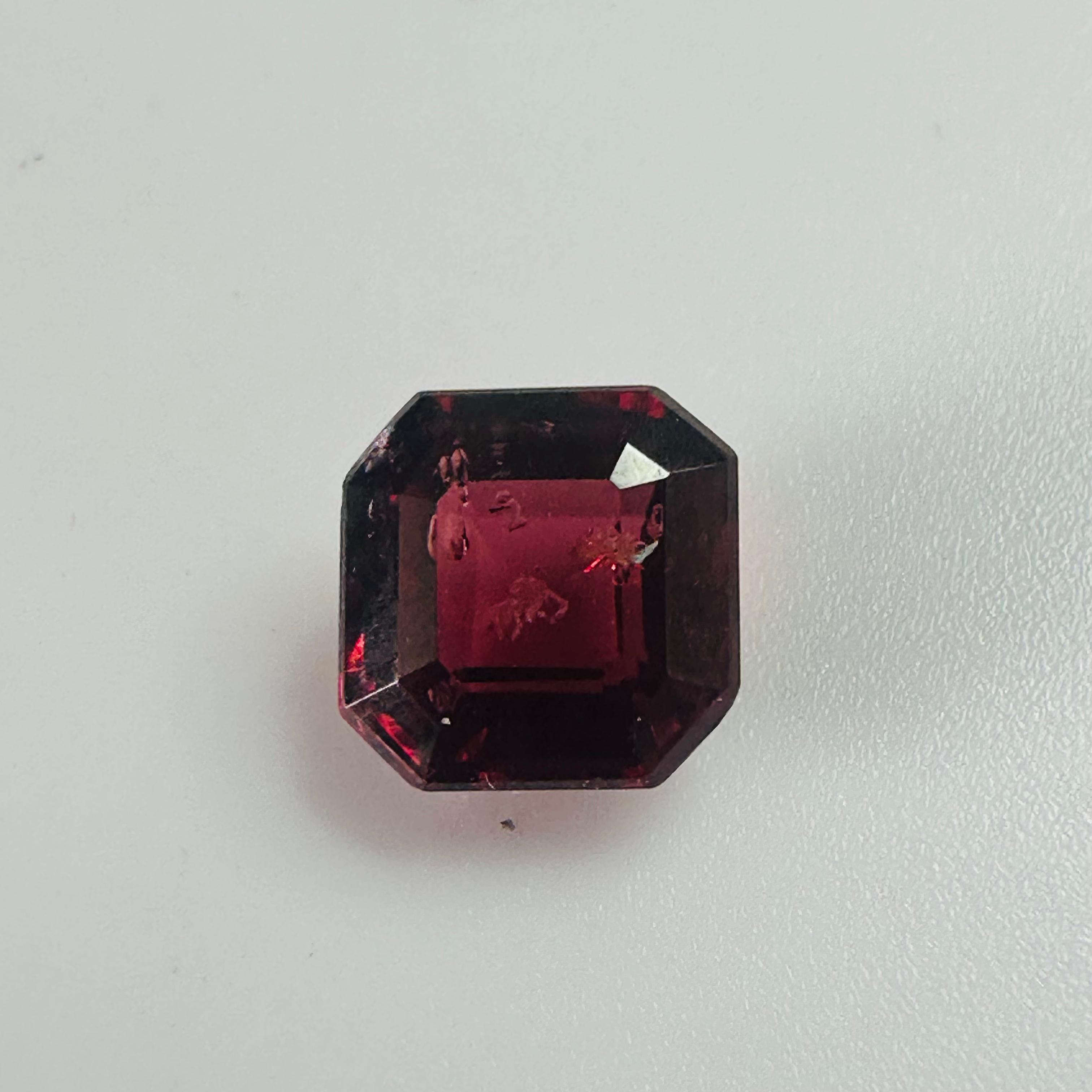 GARNET CUSHION. 7.8MMX7.1MM 2.80CTS image 2