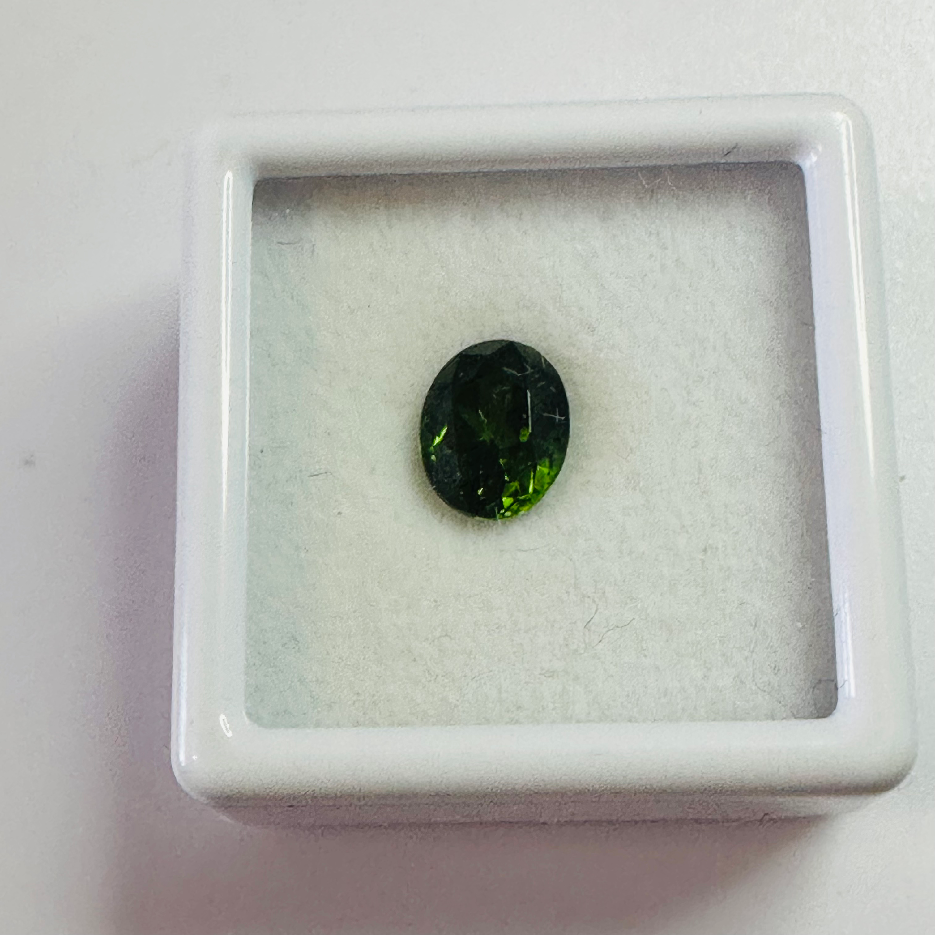 TOURMALINE GREEN  OVAL 7.9MMX6.2MM   1.82CTS image 1