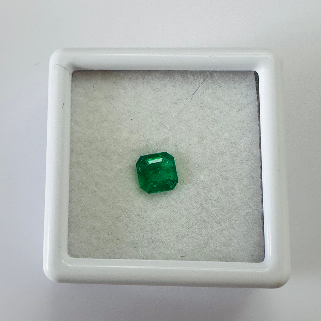 EMERALD OCTAGON 4.5MM X 4.5MM 0.45CTS image 2