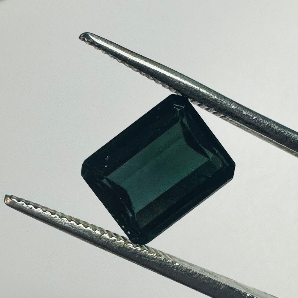 TOURMALINE BLUE TRAP CUT 9.5MM.X 7.5MM  3.31CTS image 3