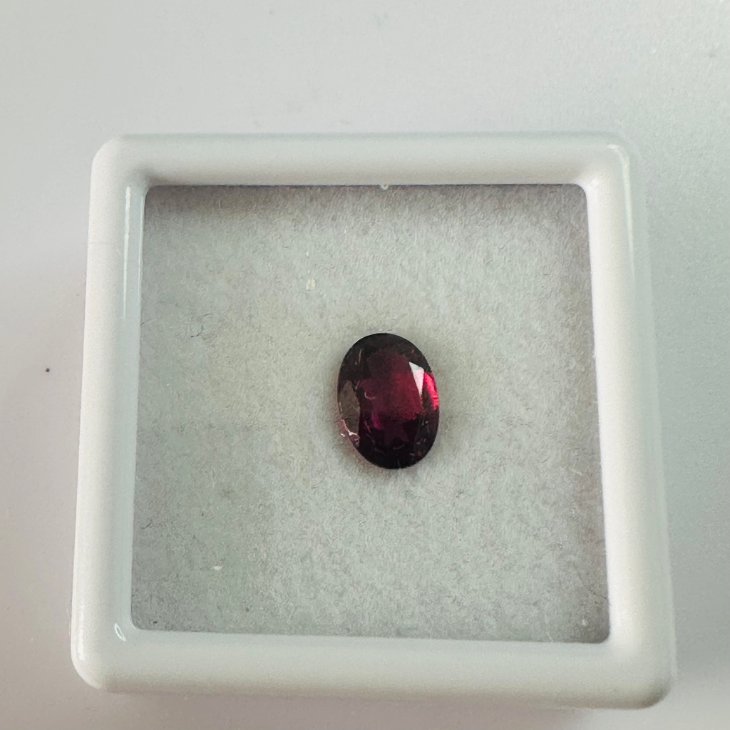 GARNET  OVAL 7MMX5MM  0.96CTS PURPLE image 4