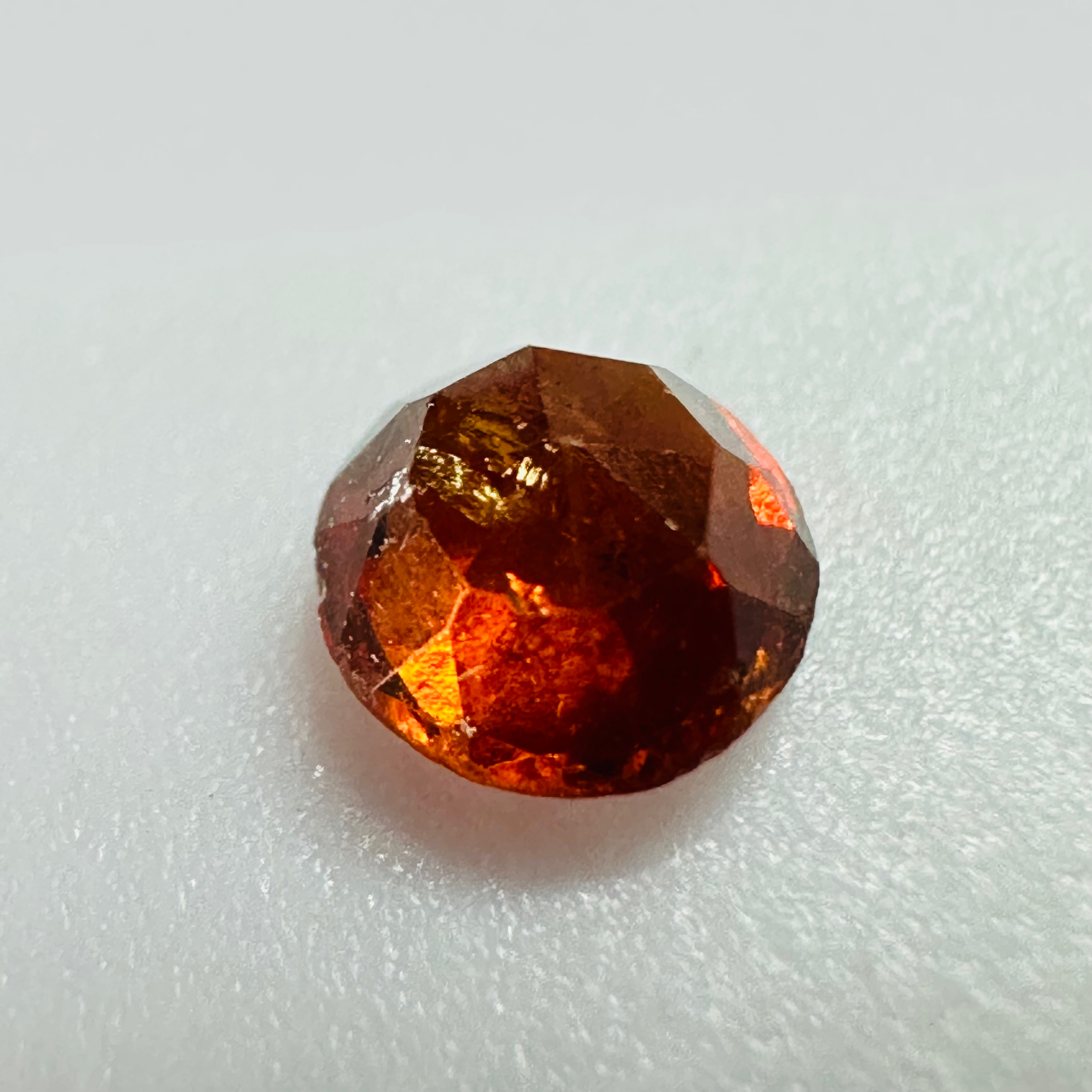 GARNET  ROUND 4.4MM  0.43CTS ORANGE image 2