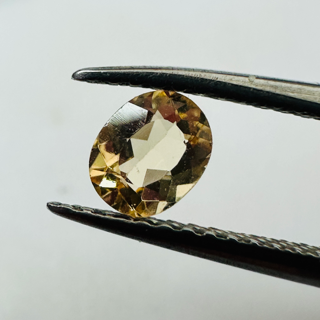 Yellow Topaz Oval 6mmx4mm 0.41cts image 0