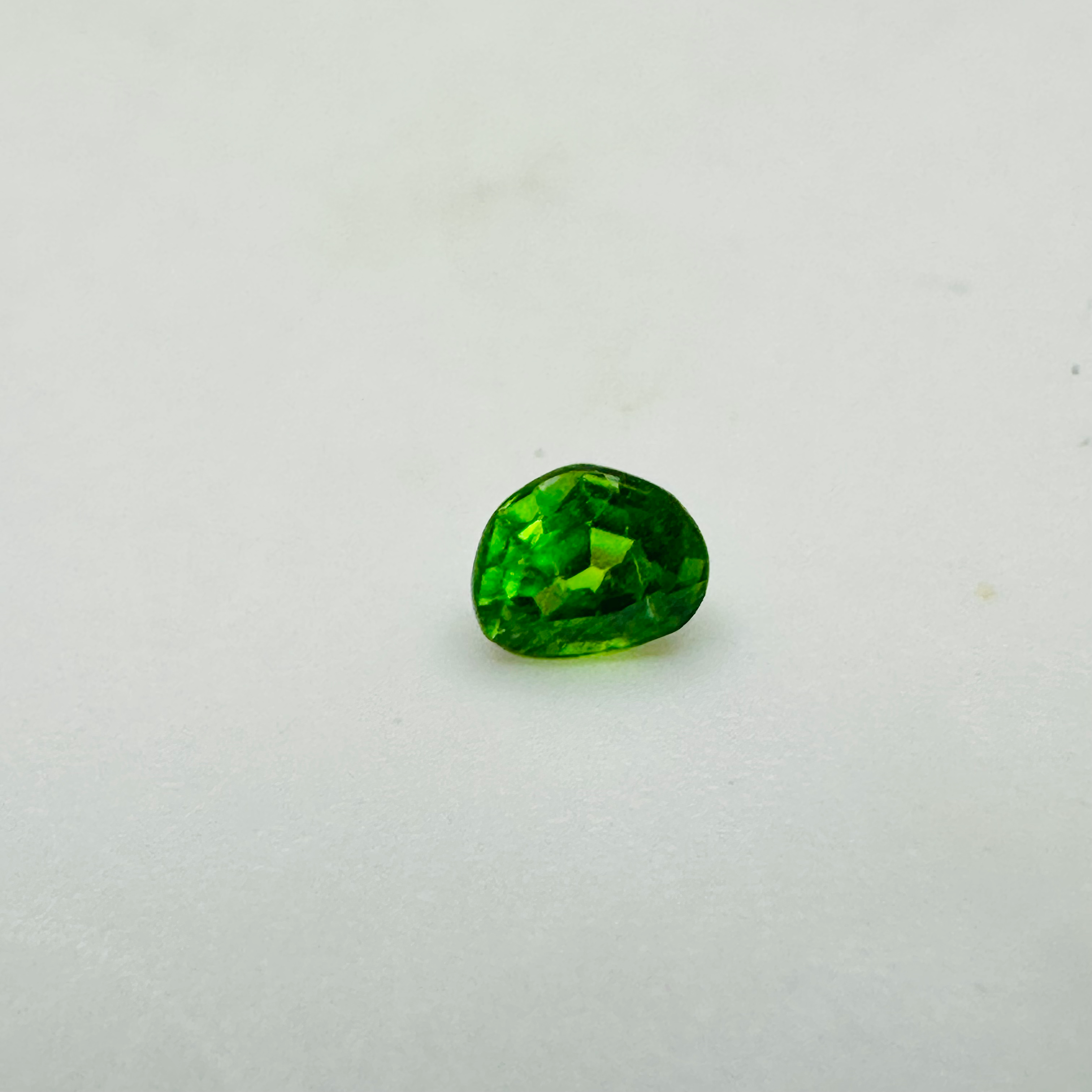 GARNET GREEN D SHAPE 3.4MMX2.9MM  0.18CTS image 5