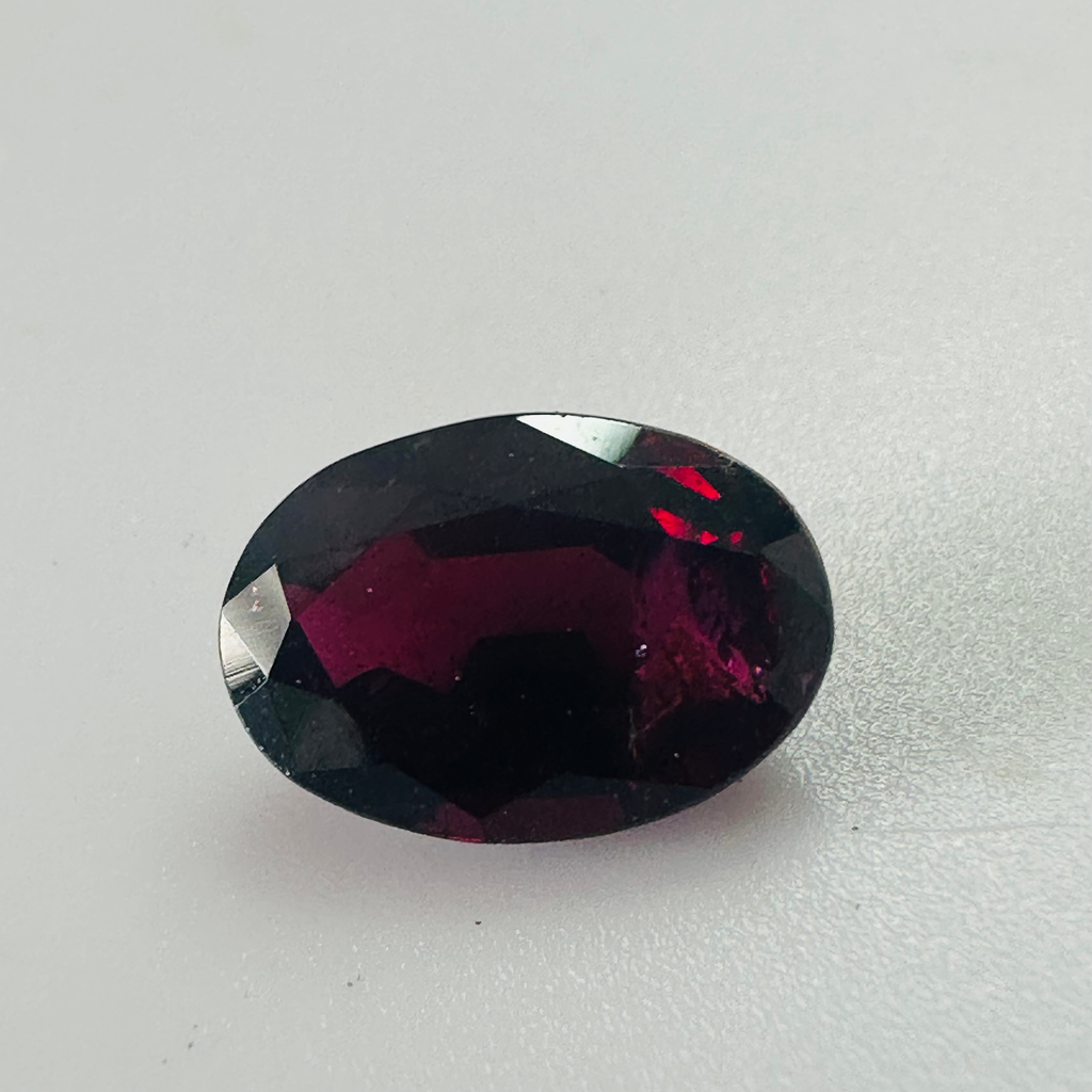 GARNET OVAL 10.8MMX7.5MM 3.33CTS image 2