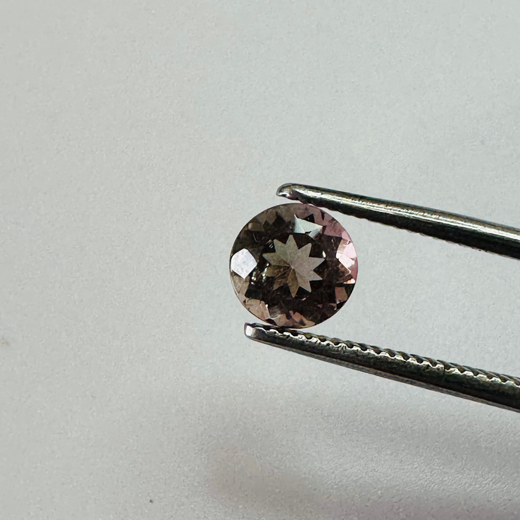 TOURMALINE BI COLOUR ROUND  6MM   0.86CTS image 1