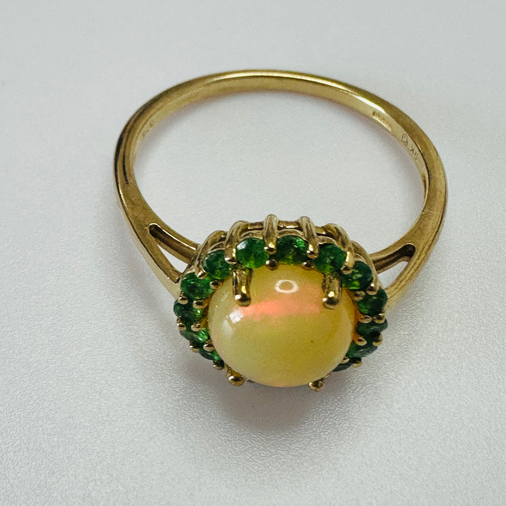 9CT FIRE OPAL AND GREEN GARNET RING SIZE R1/2 image 7