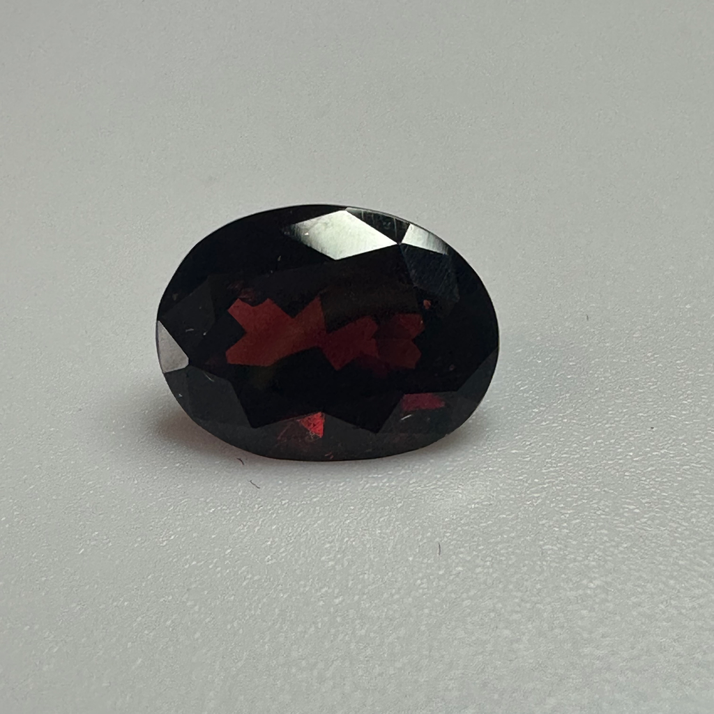 GARNET OVAL 10MMX7.5MM   2.72CTS image 2