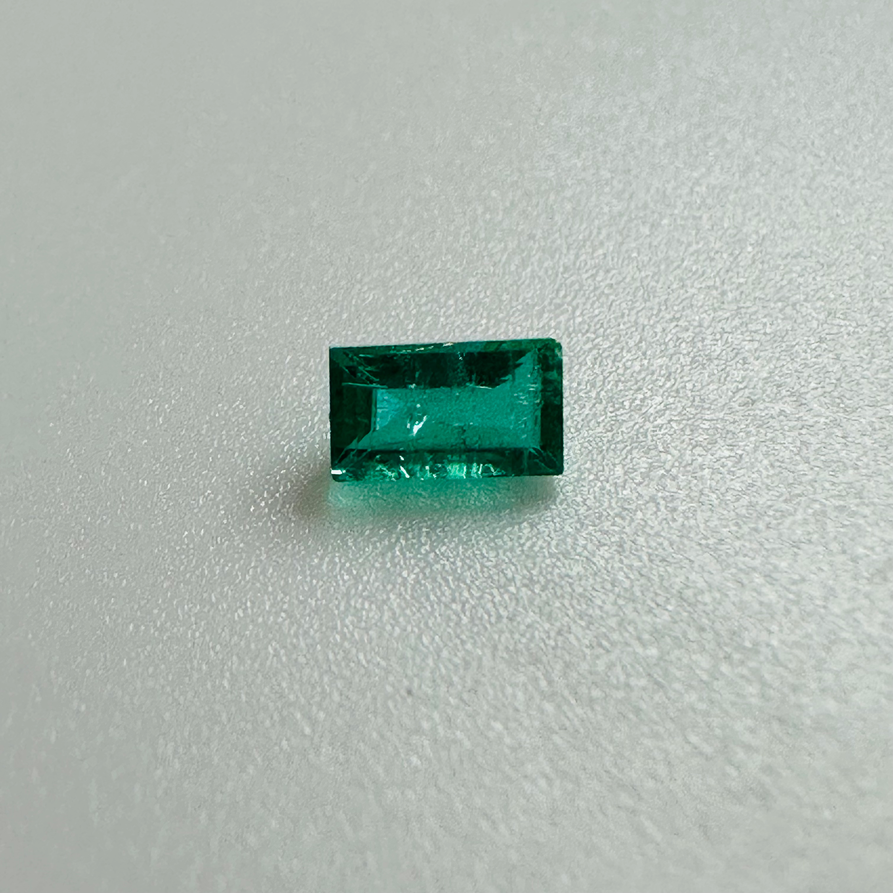 EMERALD BAGETTE 5MM X 3MM 0.30CTS image 1