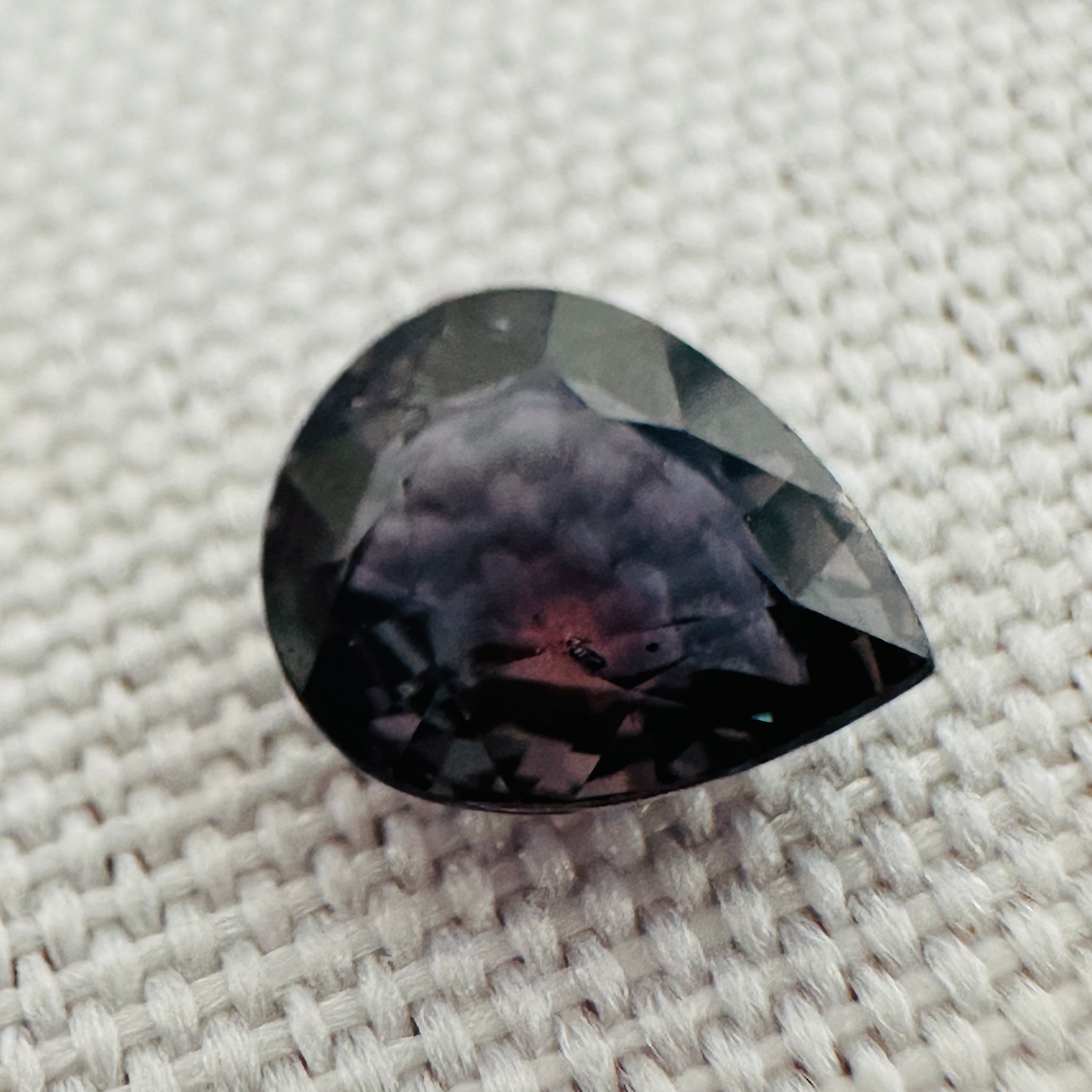 COLOUR CHANGE SAPPHIRE DROP 7.5MM X 6.3MM 01.32CT image 2