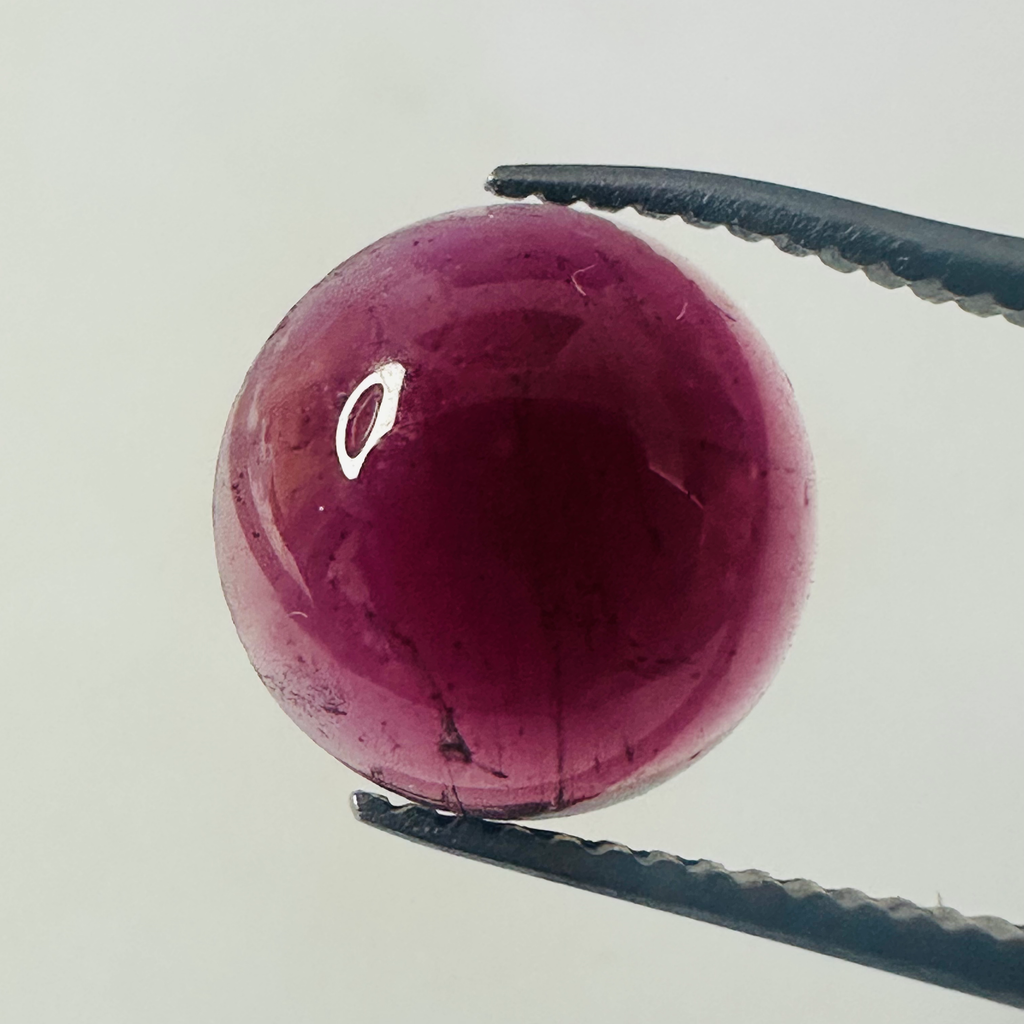 GARNET ROUND CAB 9.8MM 3.58CTS image 0
