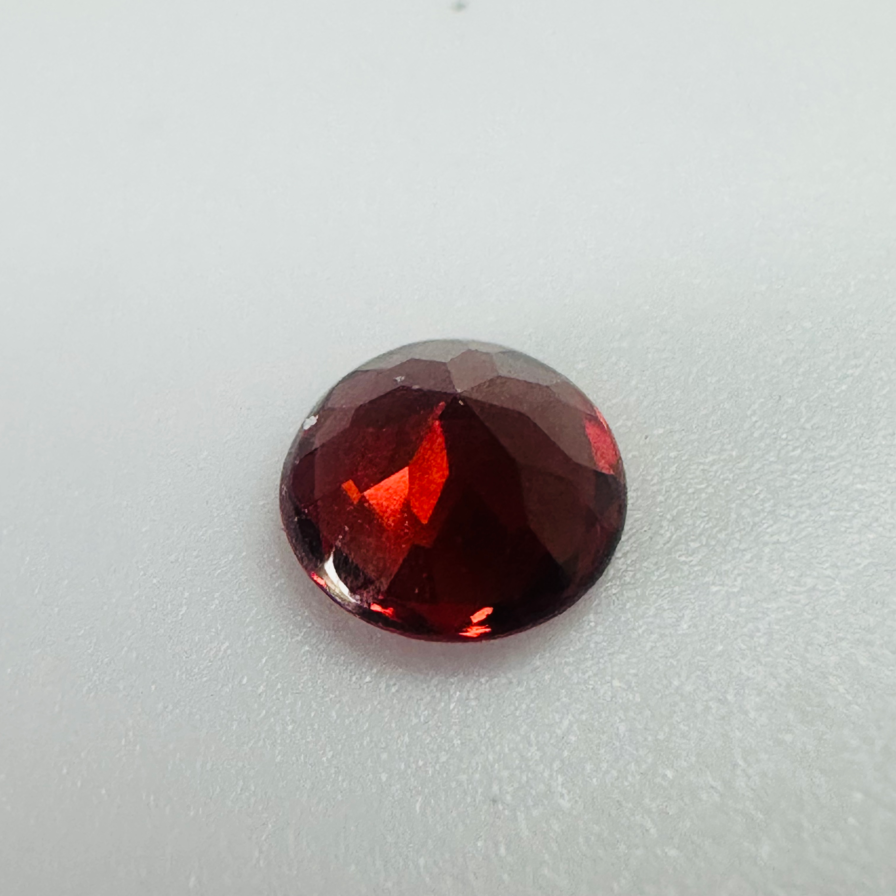 GARNET  ROUND 6.1MM  0.91CTS  RED/ORANGE image 2
