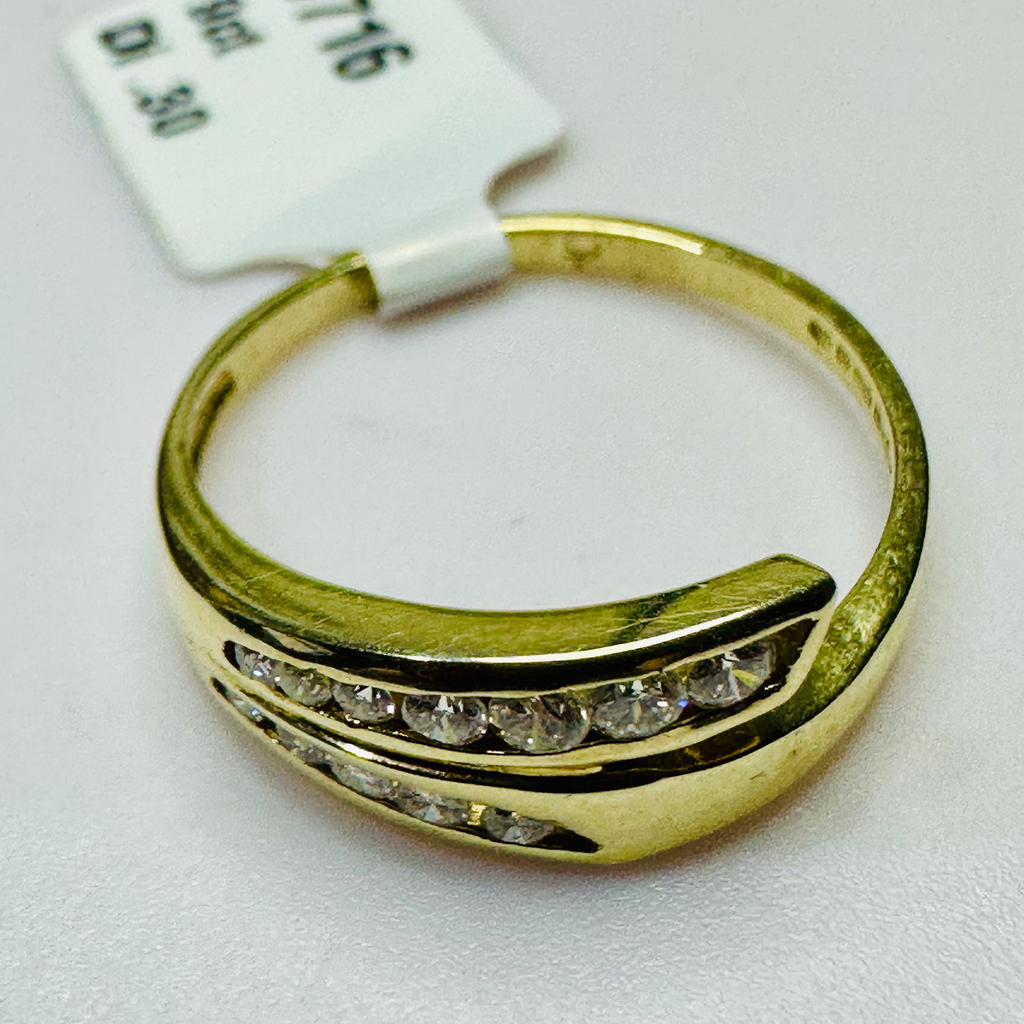 NEW 9ct Diamond Cross Over Ring Size M image 3