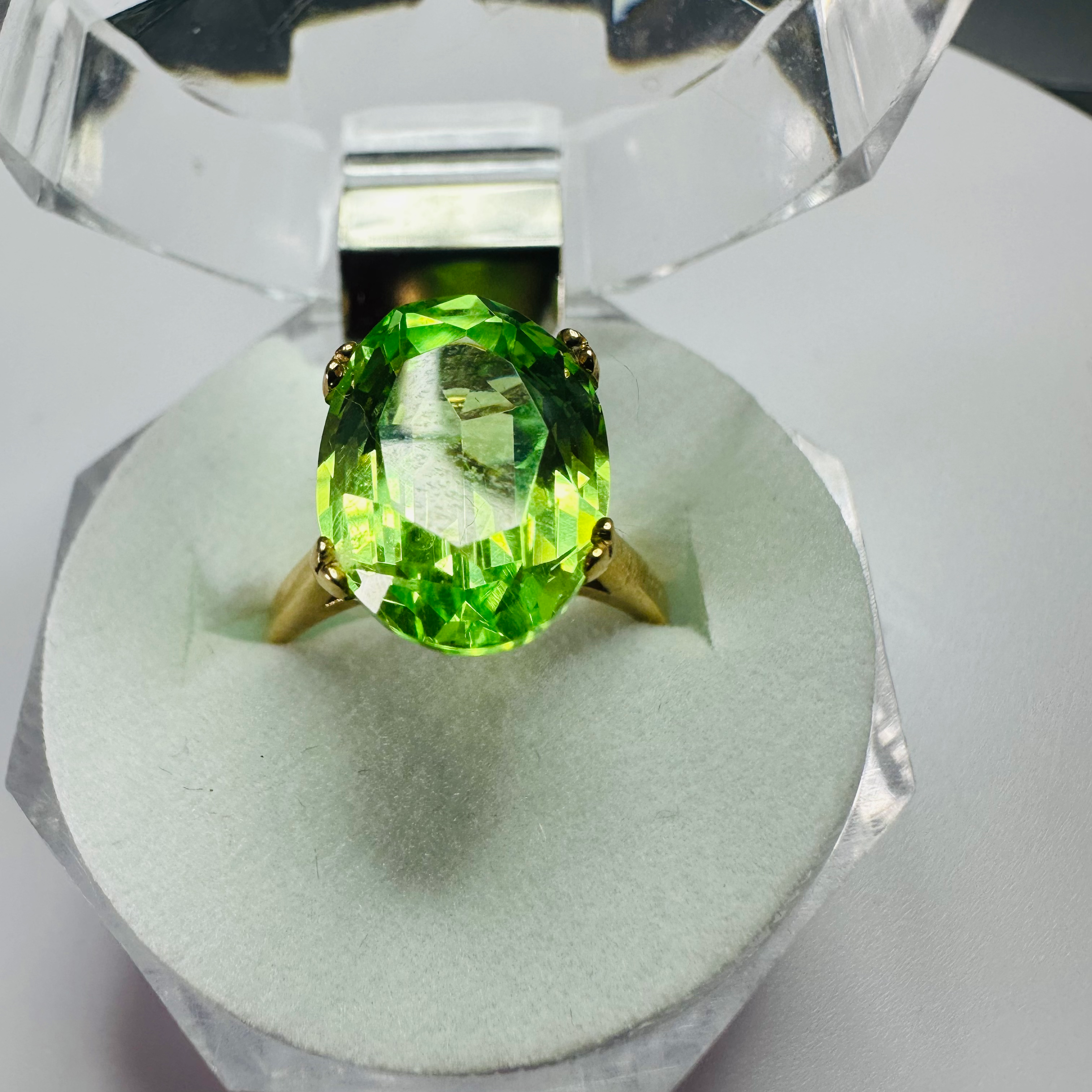Hand cut Synthetic Sapphire VIVID GREEN 9ct yellow gold ring size N image 7