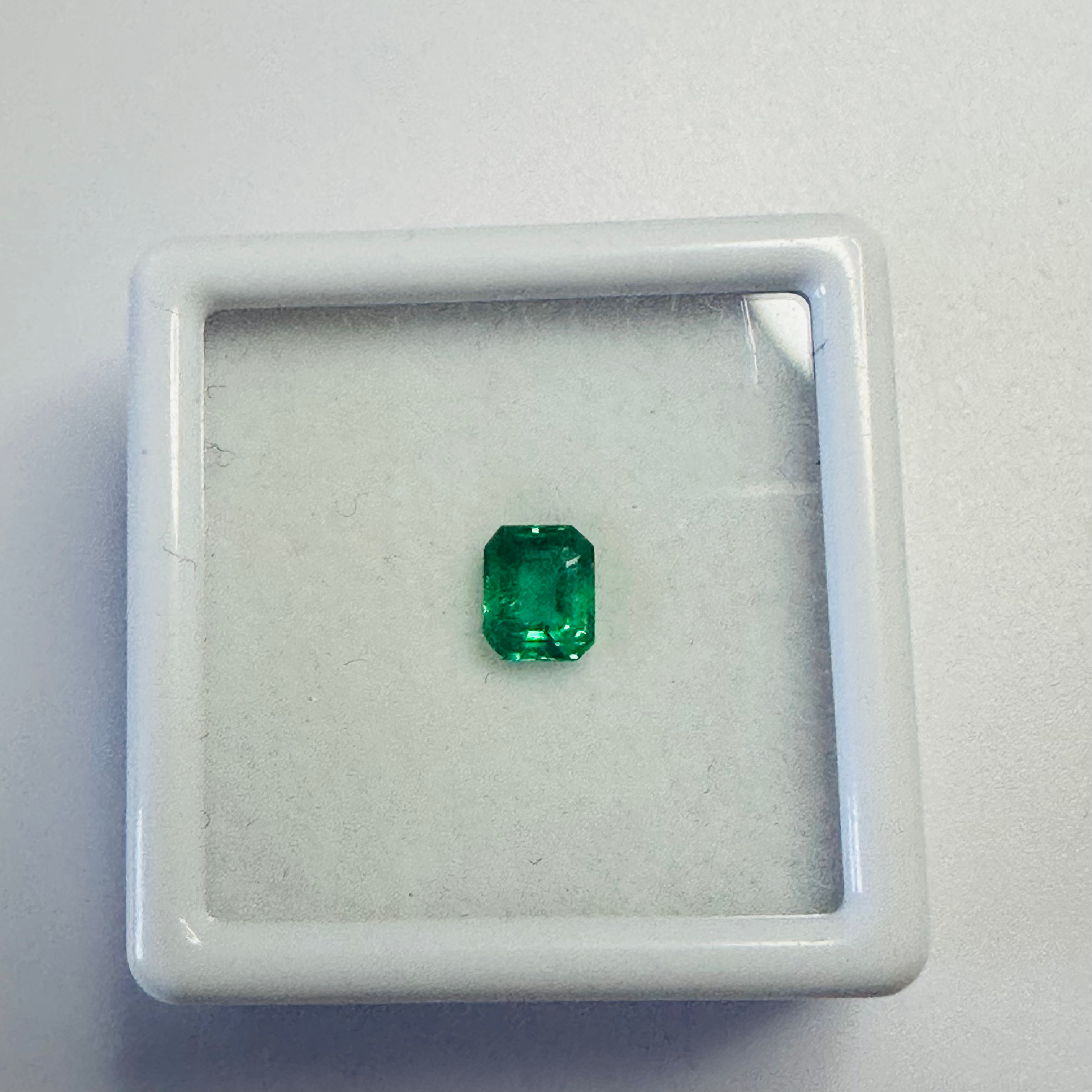 EMERALD OCTAGON 5.1MM X  4.2MM  0.44CTS image 3
