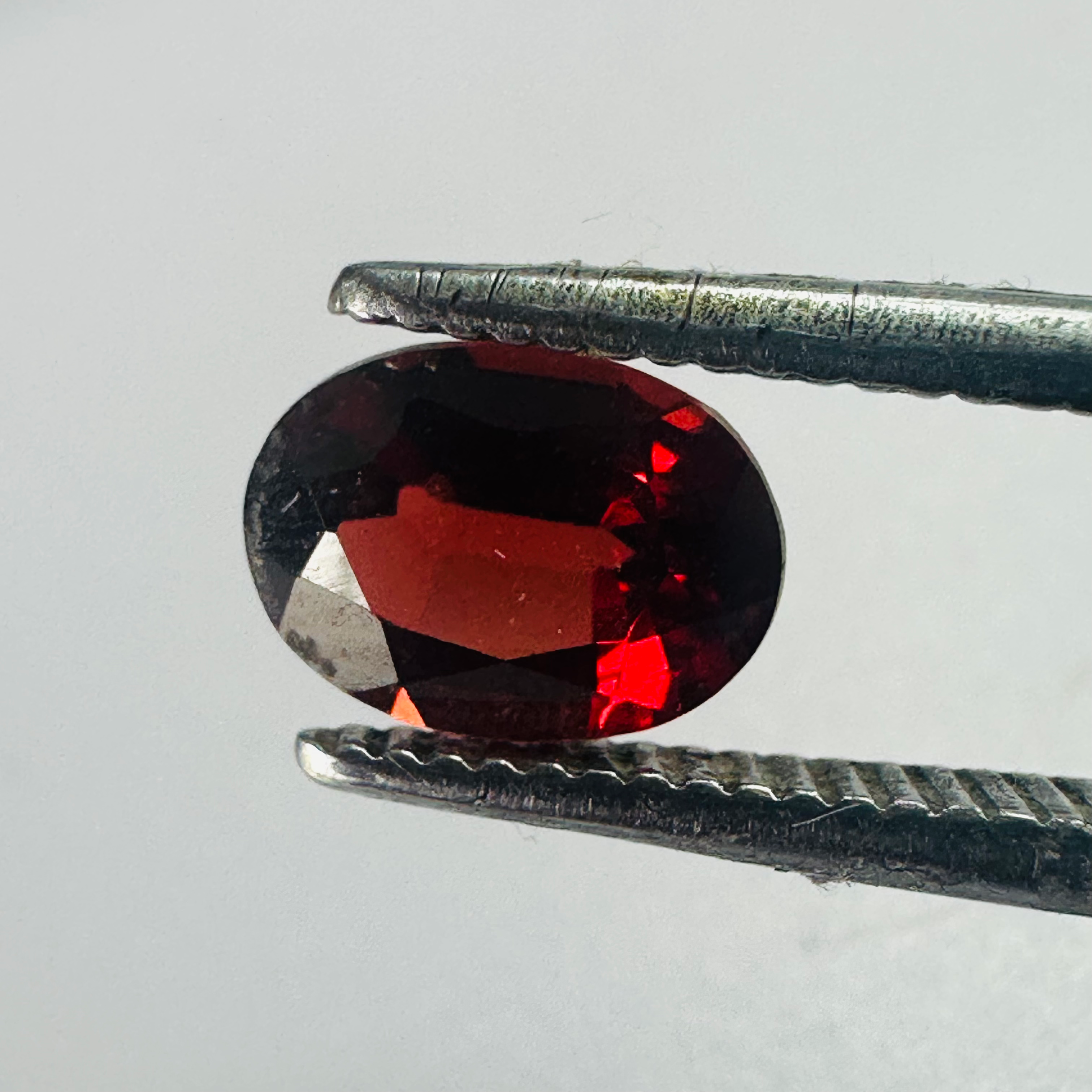 GARNET OVAL 7MMX5MM 1.12CTS image 2