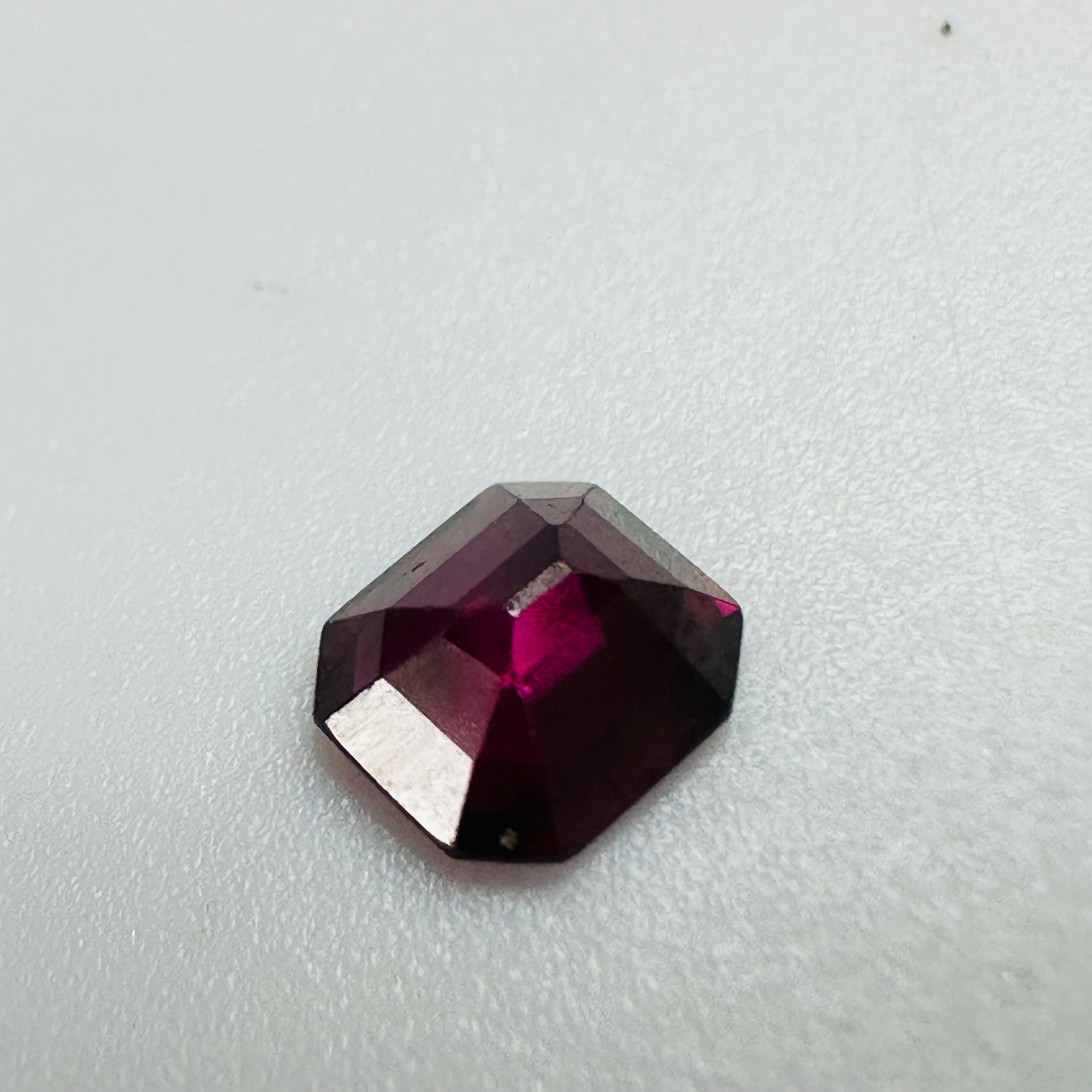 GARNET  RECTANGLE  5.5MMX 4.8MM 0.80CTS RED image 3