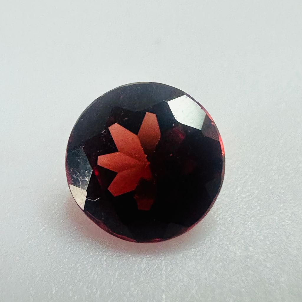 GARNET  ROUND 6.1MM  0.91CTS  RED/ORANGE image 1