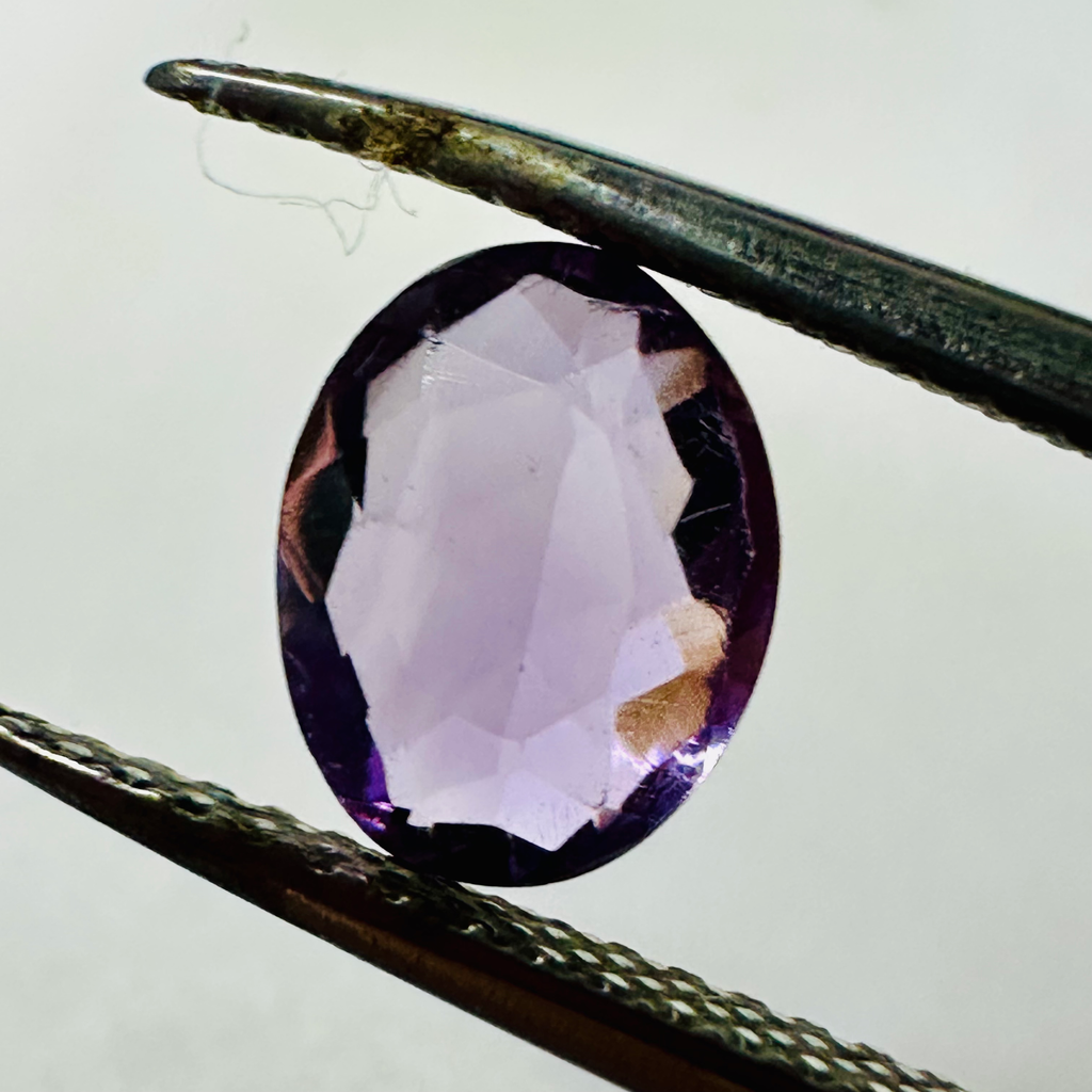 AMETHYST OVAL 8.6MMX6.2MM  1.32CTS image 1
