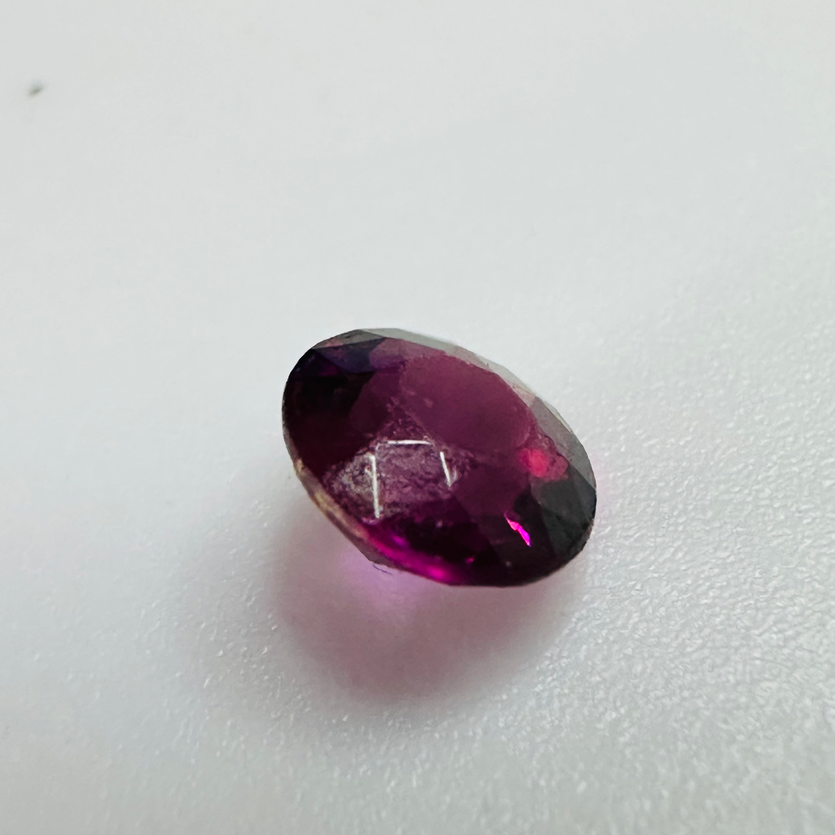 GARNET  ROUND 5.2MM  0.68CTS  RED image 5