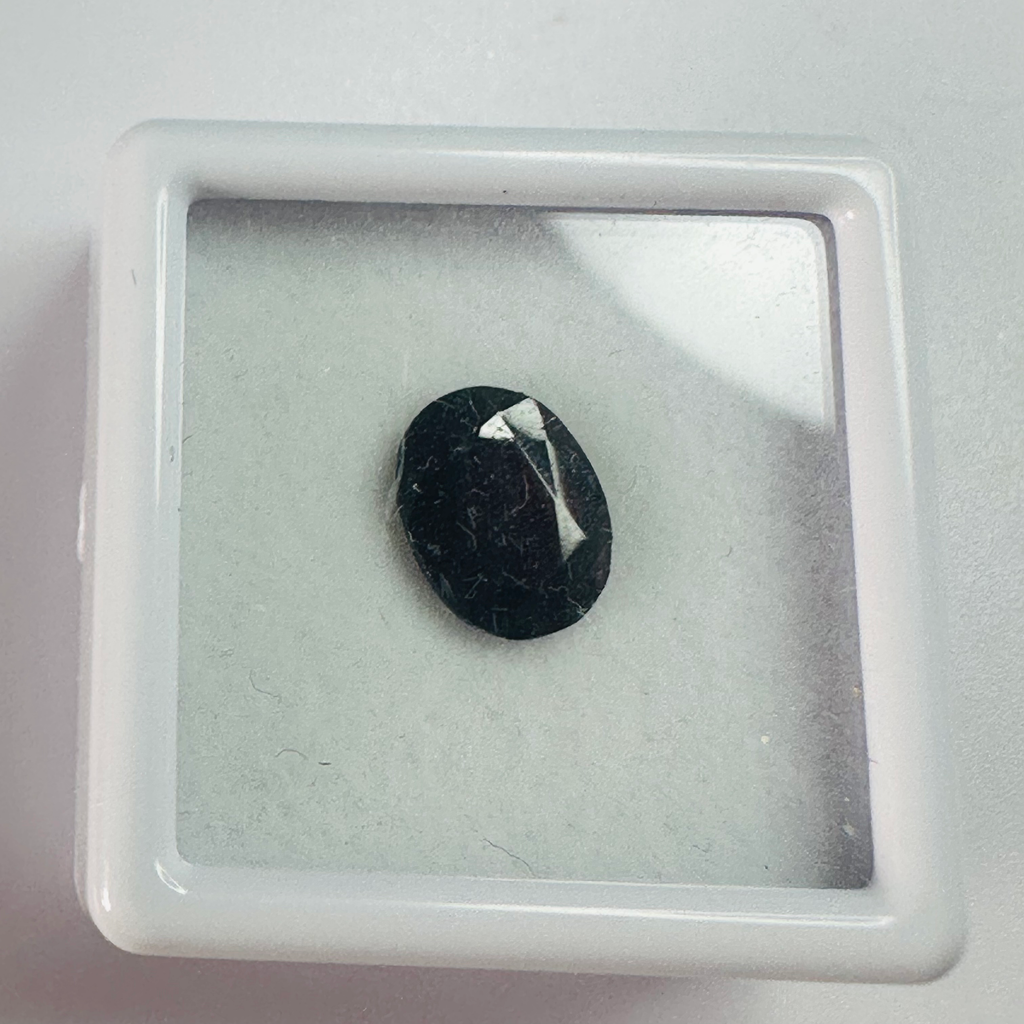 GARNET OVAL 9MMX7MM 2.14CTS image 4