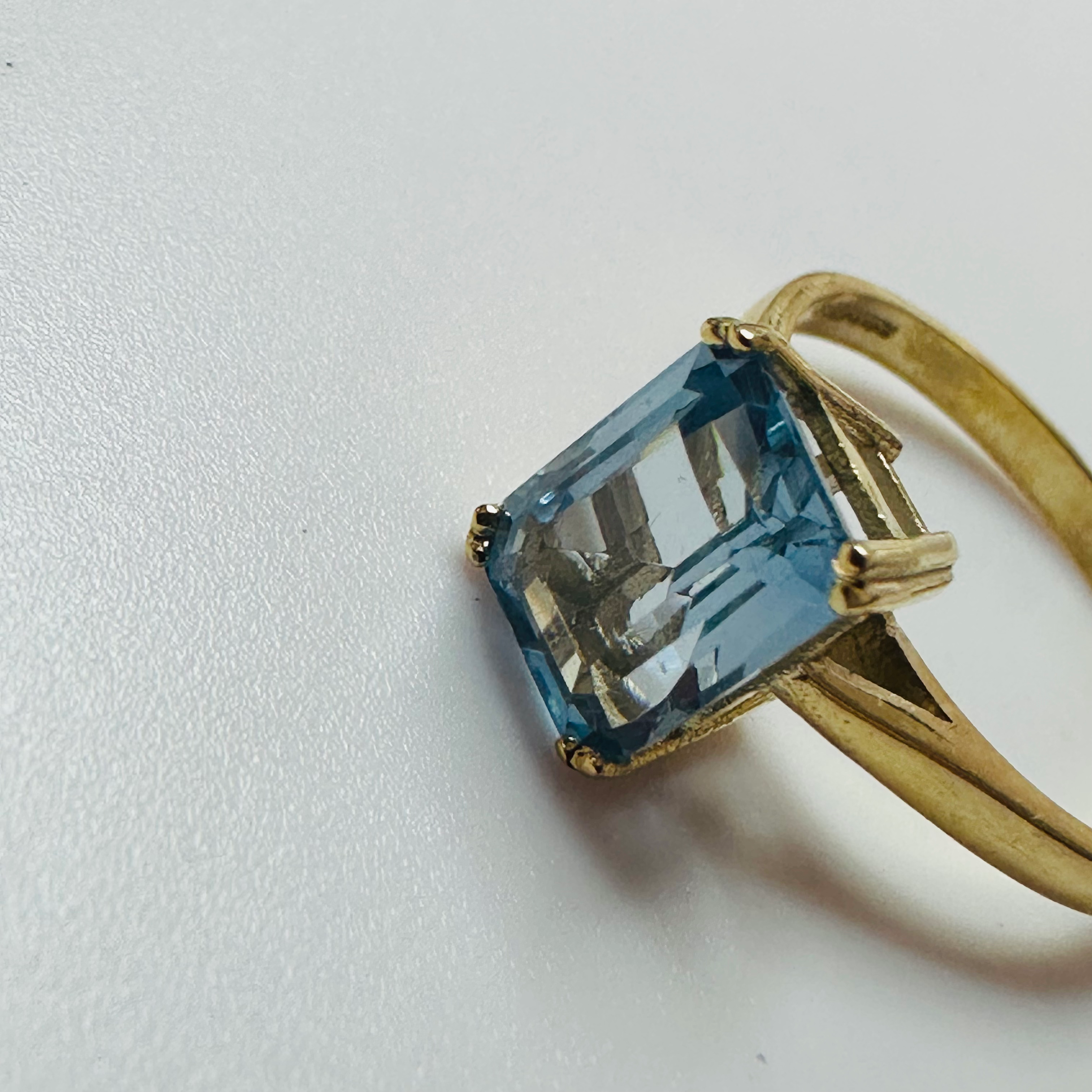Hand cut Synthetic Spinal Ocean Blue 9ct yellow gold ring size N1/2 image 2