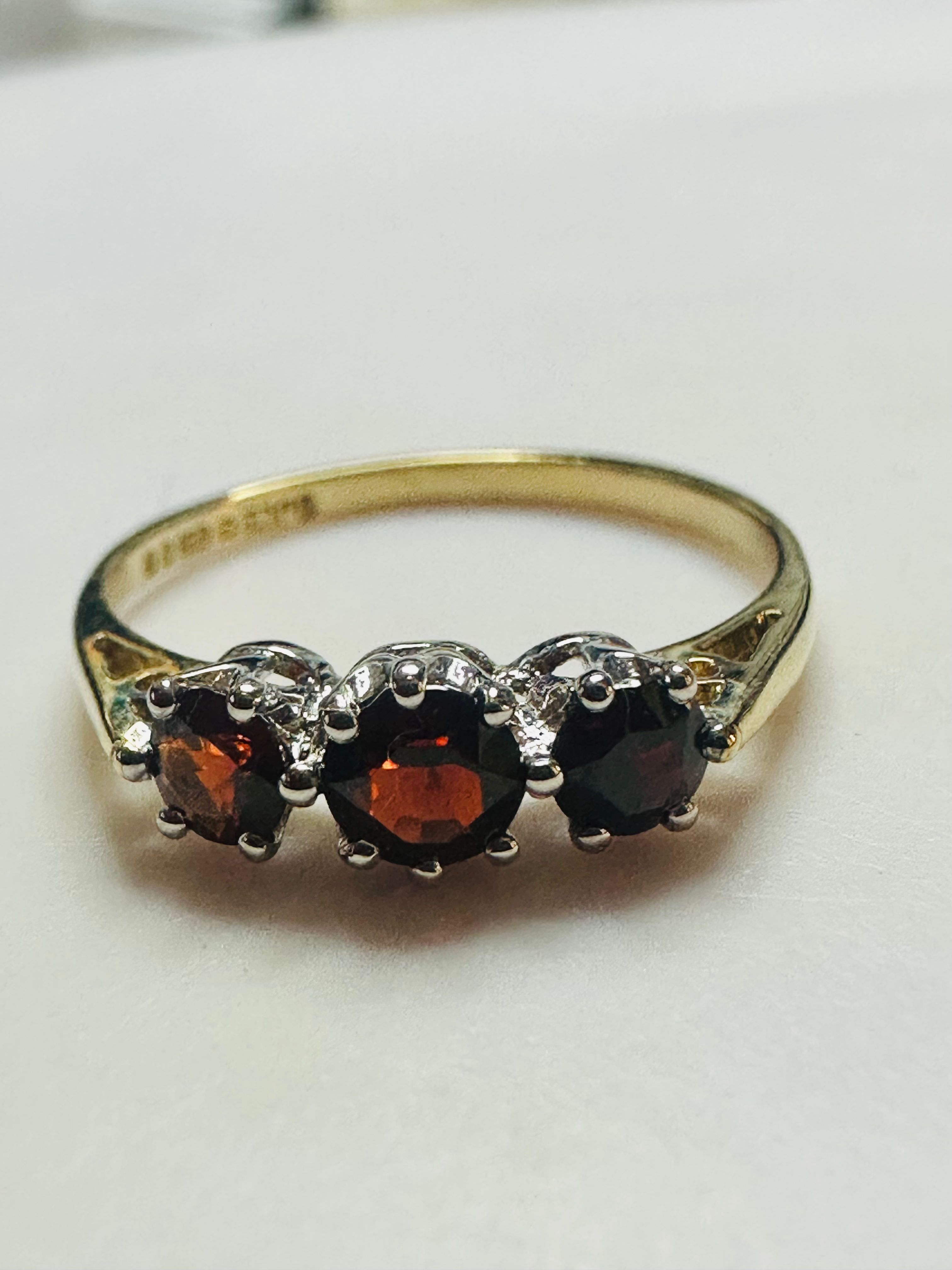 9ct Yellow gold 3 stone Red Garnet ring size J1/2 image 0