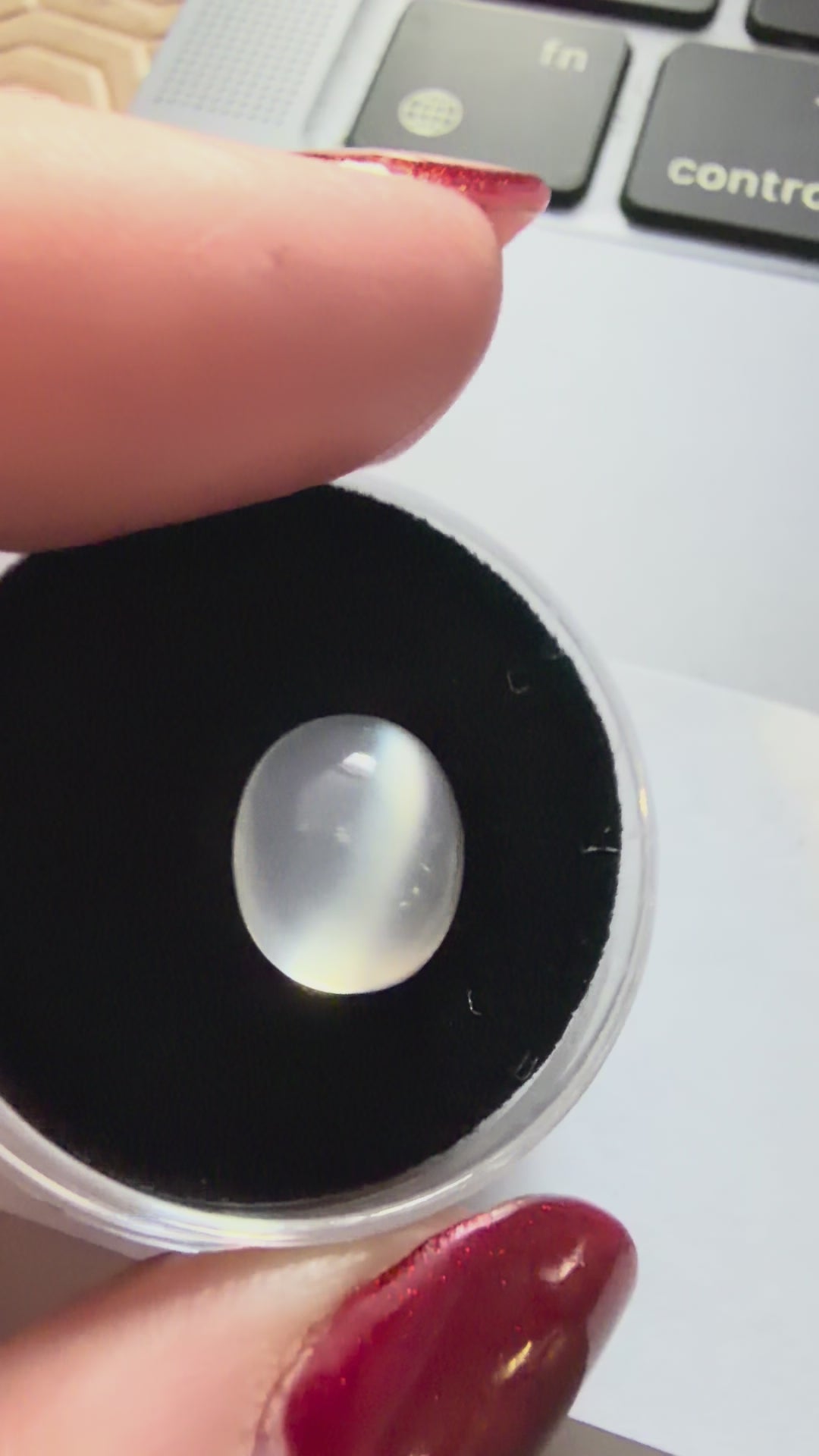 Moonstone Oval 9.6x8mm 3.60ct